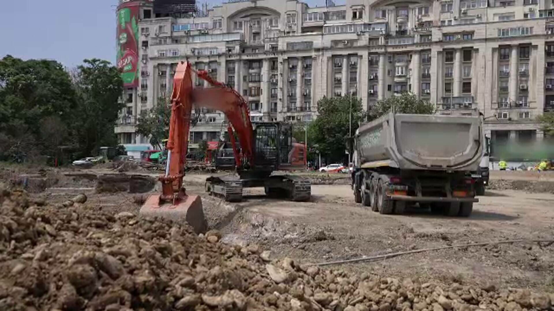 O parte din Piața Unirii din București se va închide de sâmbătă dimineață. Fântânile arteziene vor fi demontate