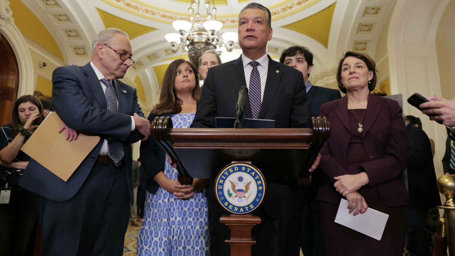 Liderul democraților din Senat cere explicații după atacul ordonat de Trump asupra Iranului fără acordul Congresului
