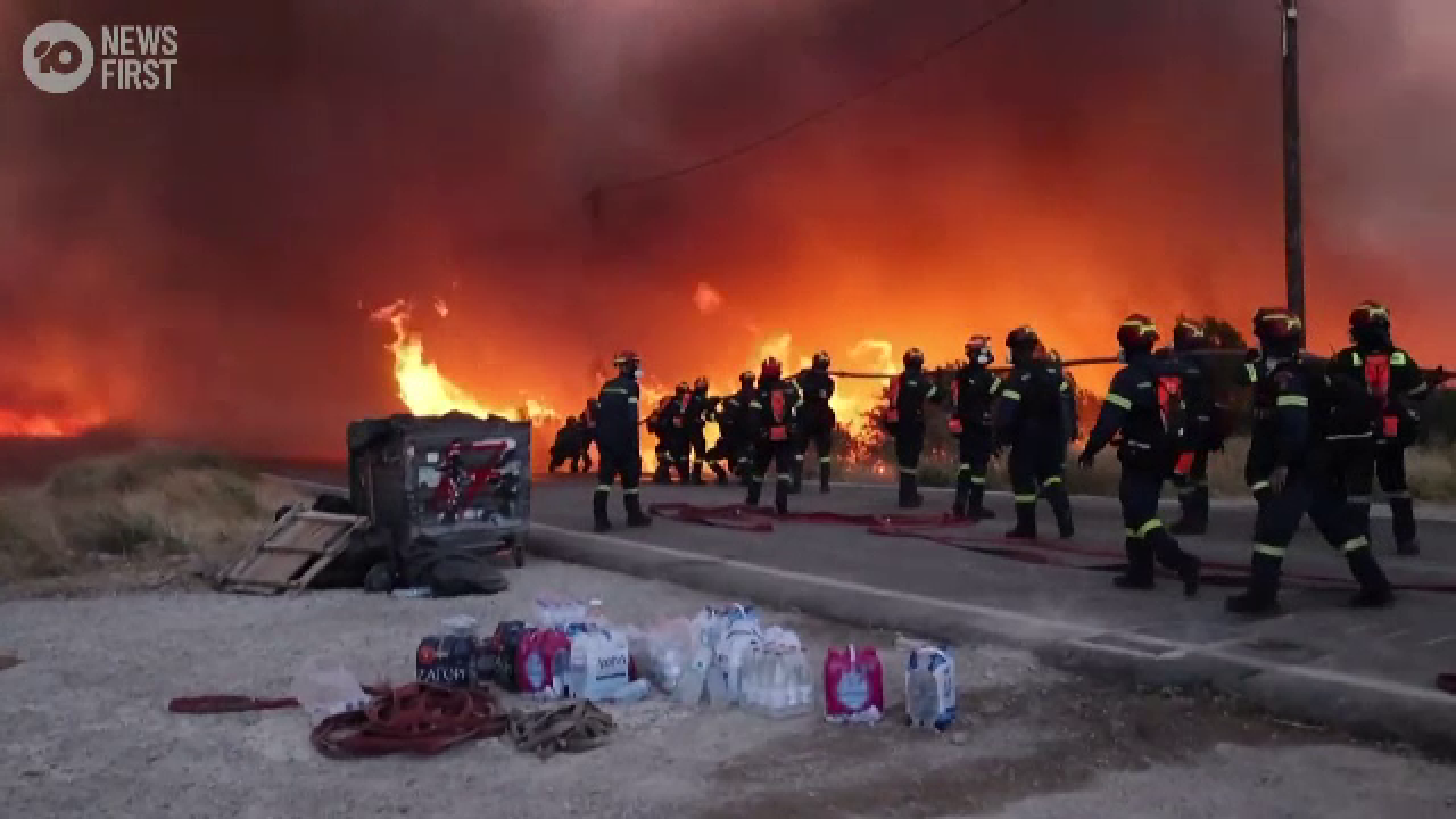 Incendii violente în insula Chios. Sate întregi au fost evacuate. Autoritățile suspectează o mână criminală