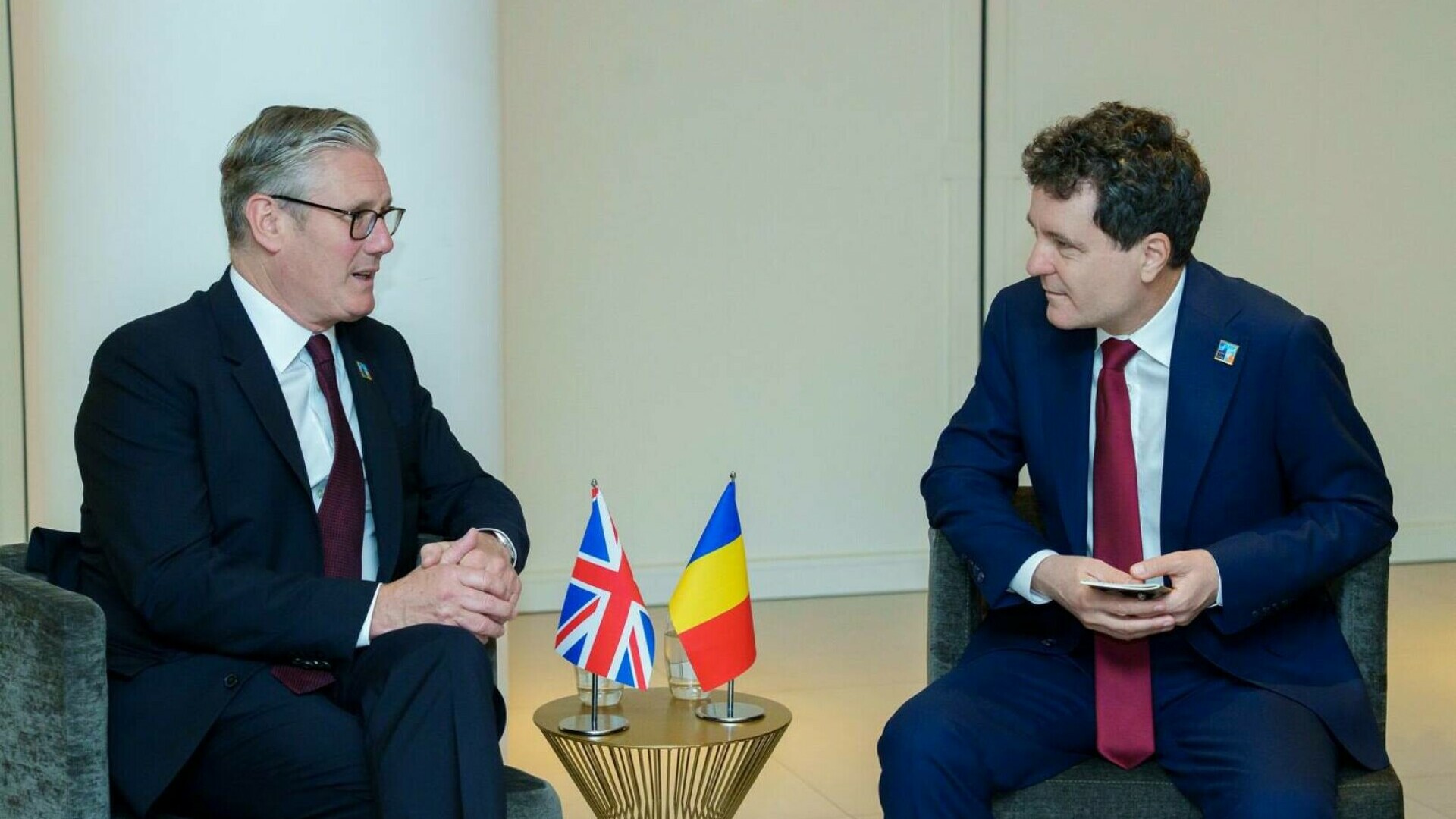 Nicușor Dan, întâlnire bilaterală cu premierul britanic Keir Starmer. Au participat și noii miniştri de la Externe şi Apărare