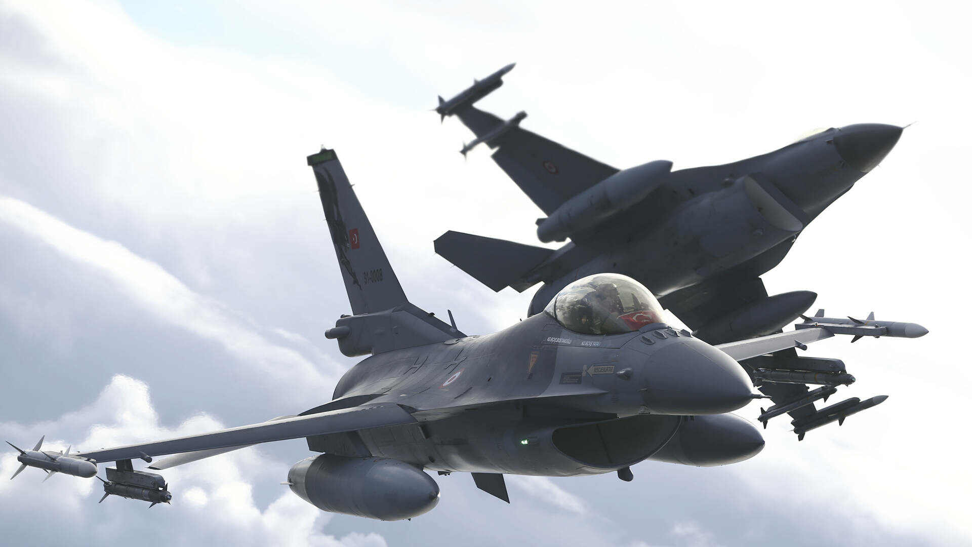 Suma „modică” pe care România o va plăti pentru 18 avioane F-16 din Țările de Jos. Anunțul făcut de ministrul Apărării