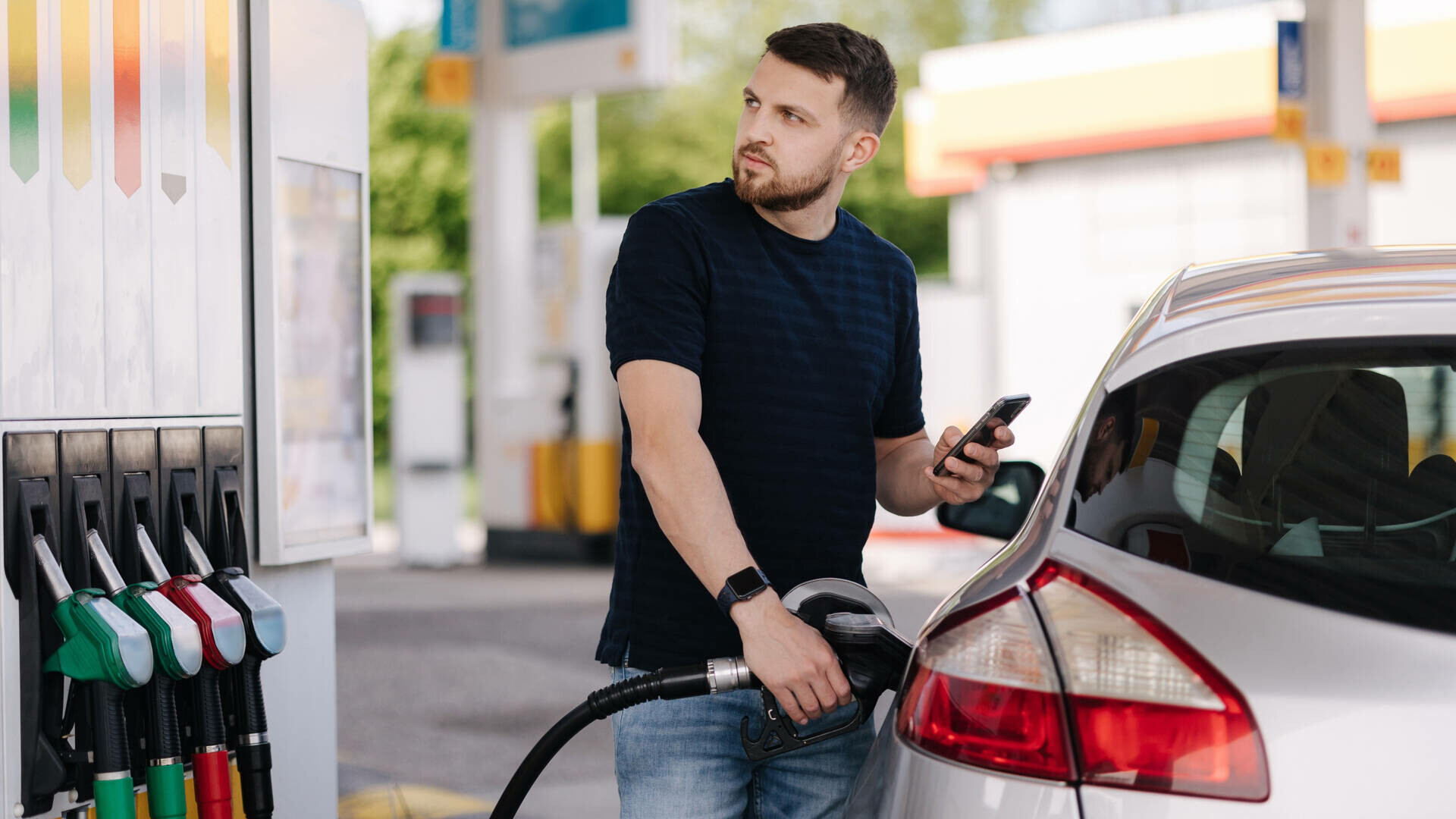 Industria petrolieră, în pragul unei fuziuni majore - WSJ. Doi giganți pregătesc cea mai mare tranzacție din ultimele decenii