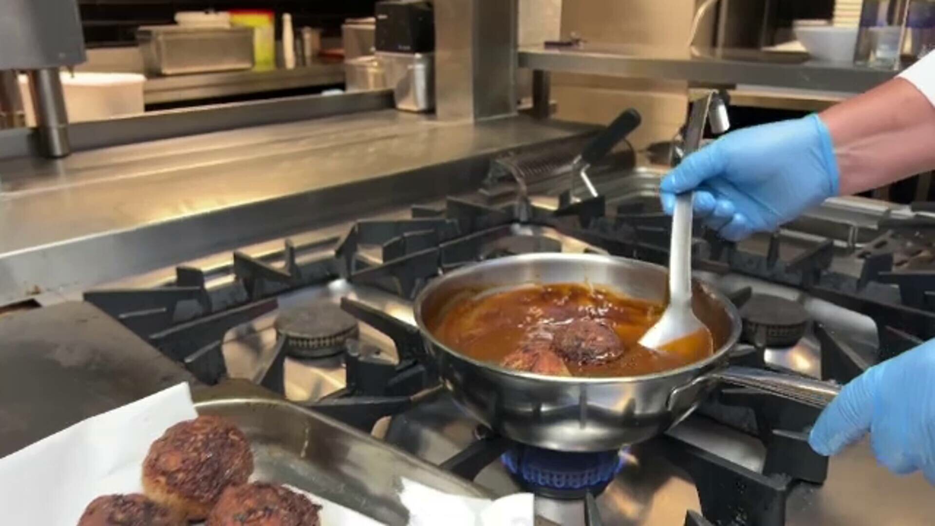 Chifteluțe belgiene adaptate pentru spațiu: delicatesa care va ajunge pe Stația Spațială Internațională