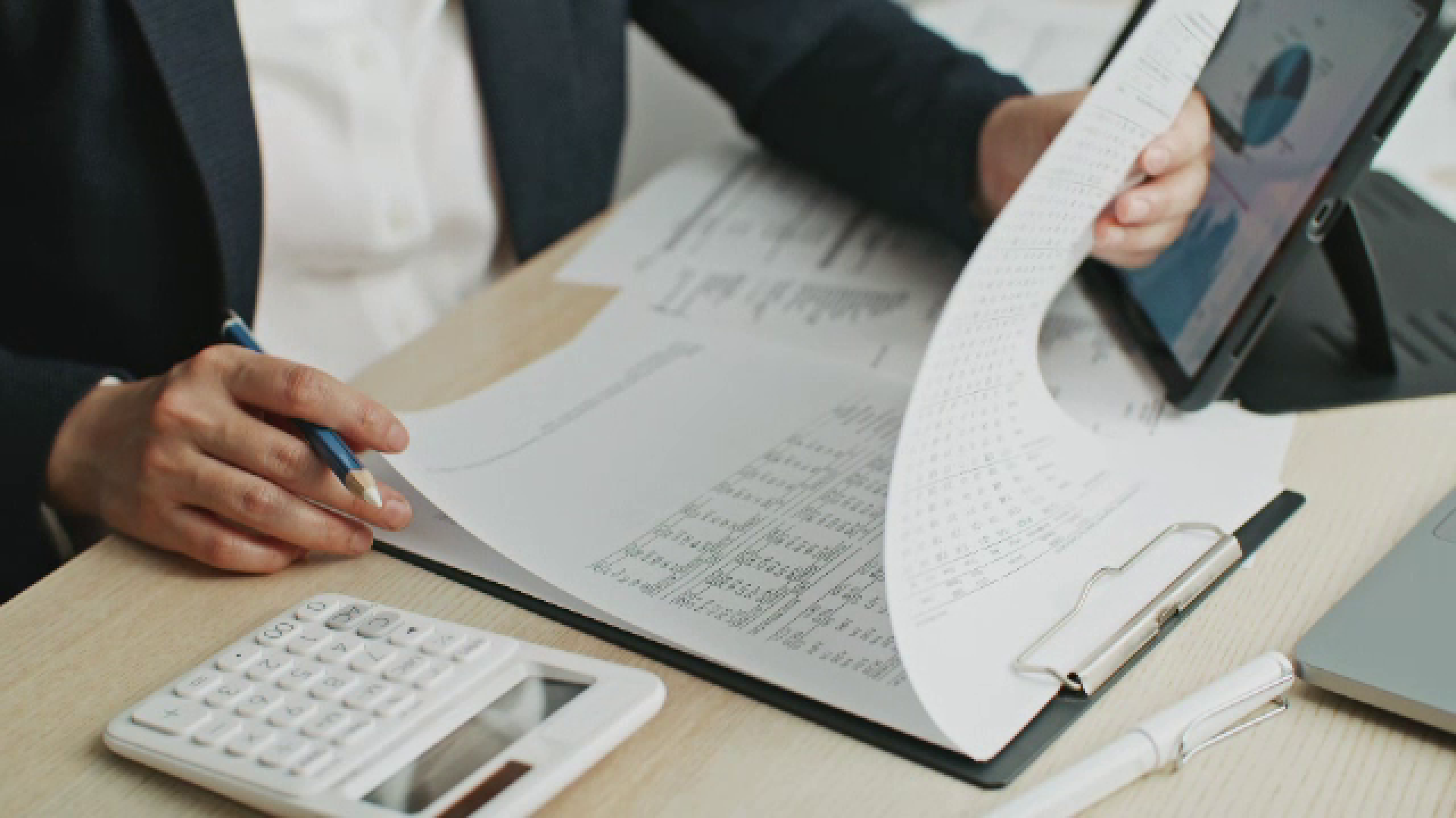 Doi administratori de firme din Bihor au fost trimişi în judecată pentru evaziune fiscală. Prejudiciul este uriaș