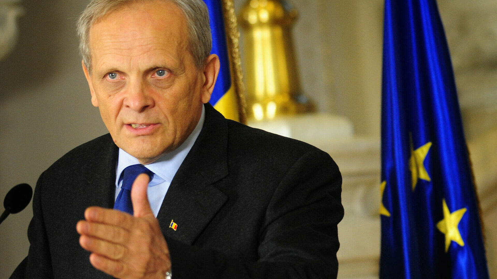 Stolojan avertizează că România riscă să piardă fondurile UE. „N-au încotro. România nu are încotro”