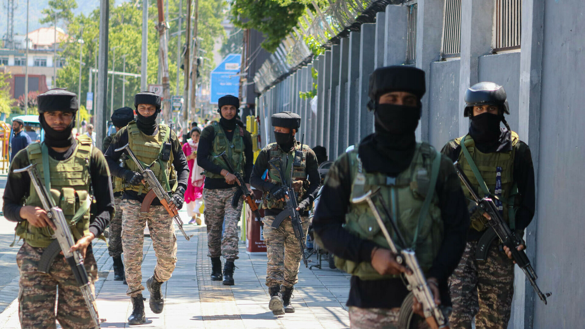 Atentat în Pakistan: 16 soldați uciși într-un atac sinucigaș taliban