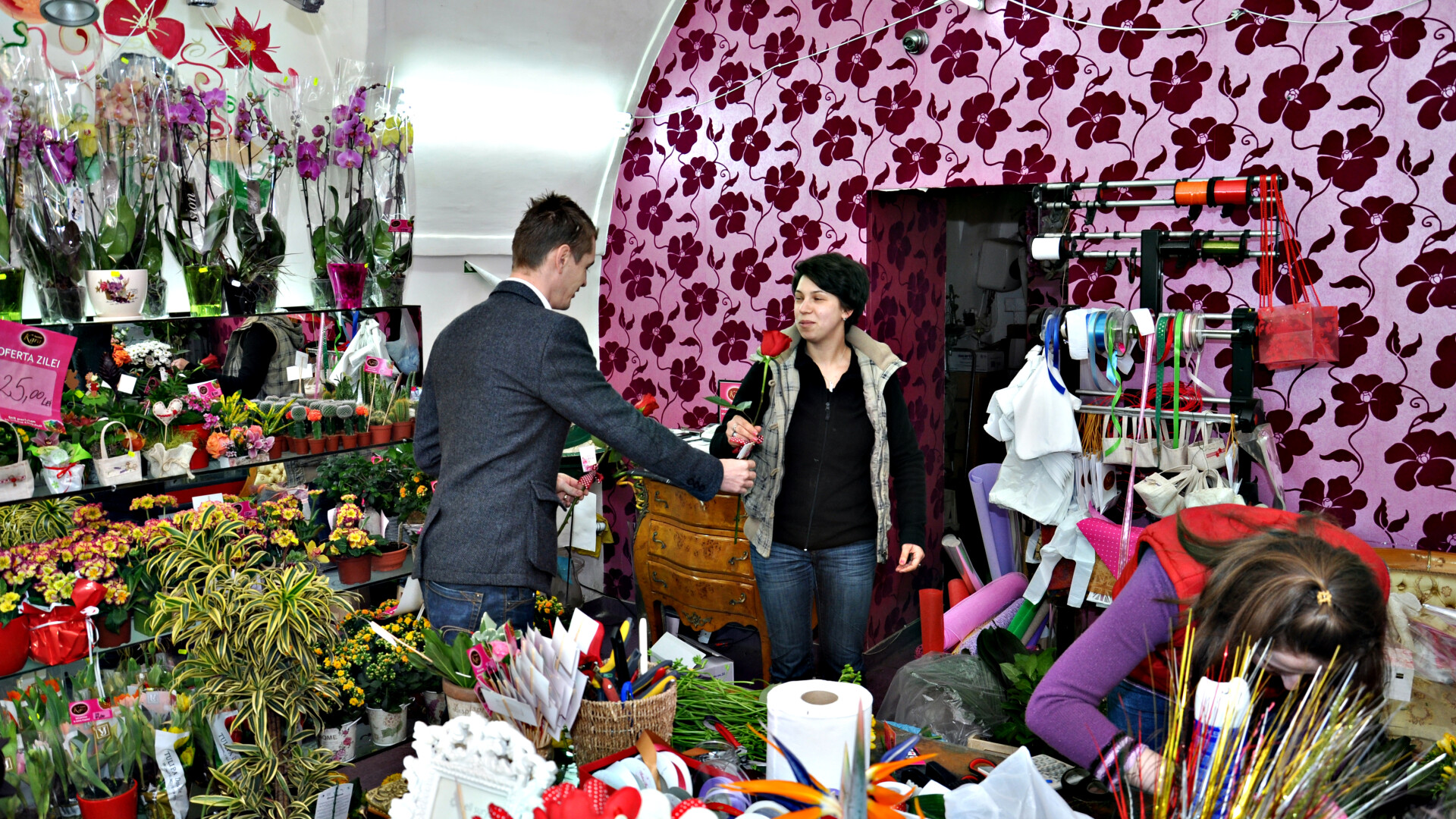 Surpriza de 8 Martie pentru floraresele din Cluj. Au primit flori
