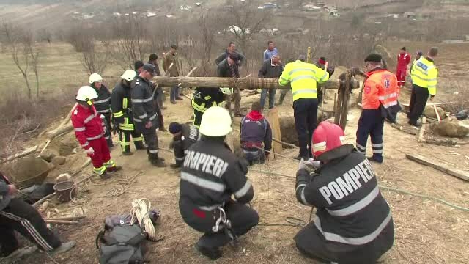 Doi Muncitori Au Murit Dupa Ce Un Mal De Pamant S A Surpat Si A Cazut