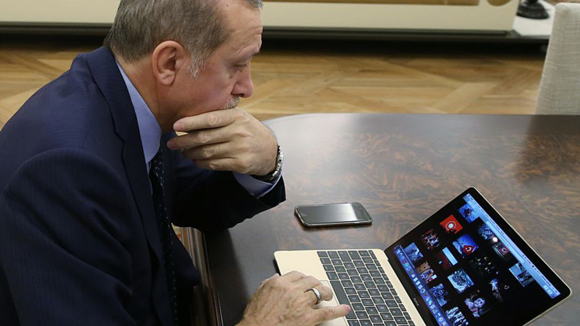 Recep Erdogan la calculator