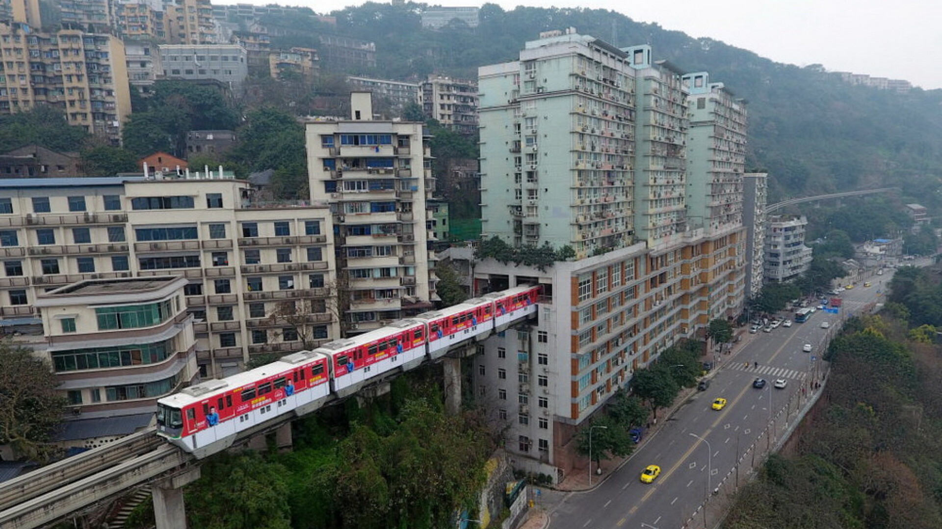 un tren trece prin bloc in China, getty