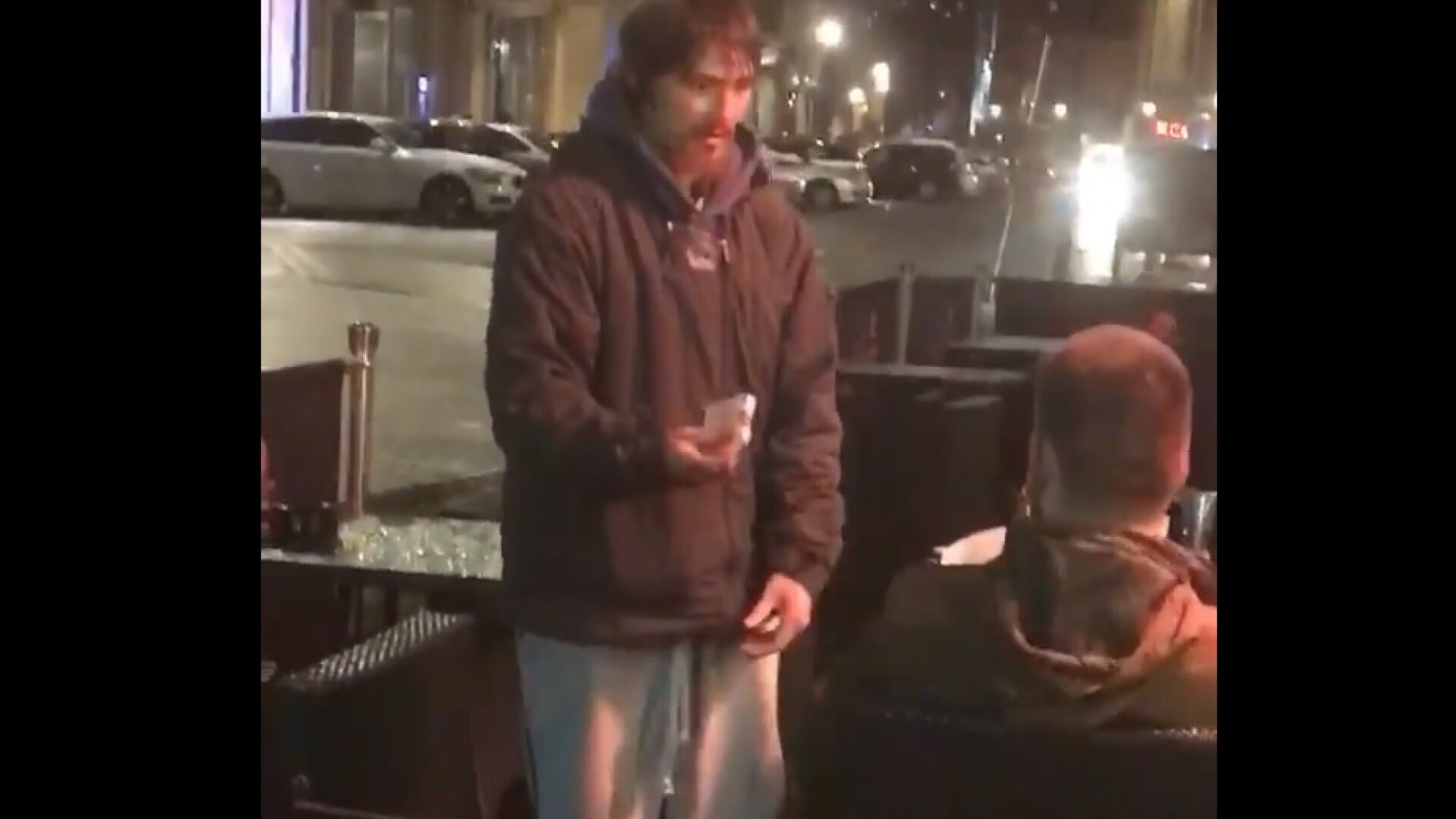Gestul uimitor al unui bărbat fără adăpost