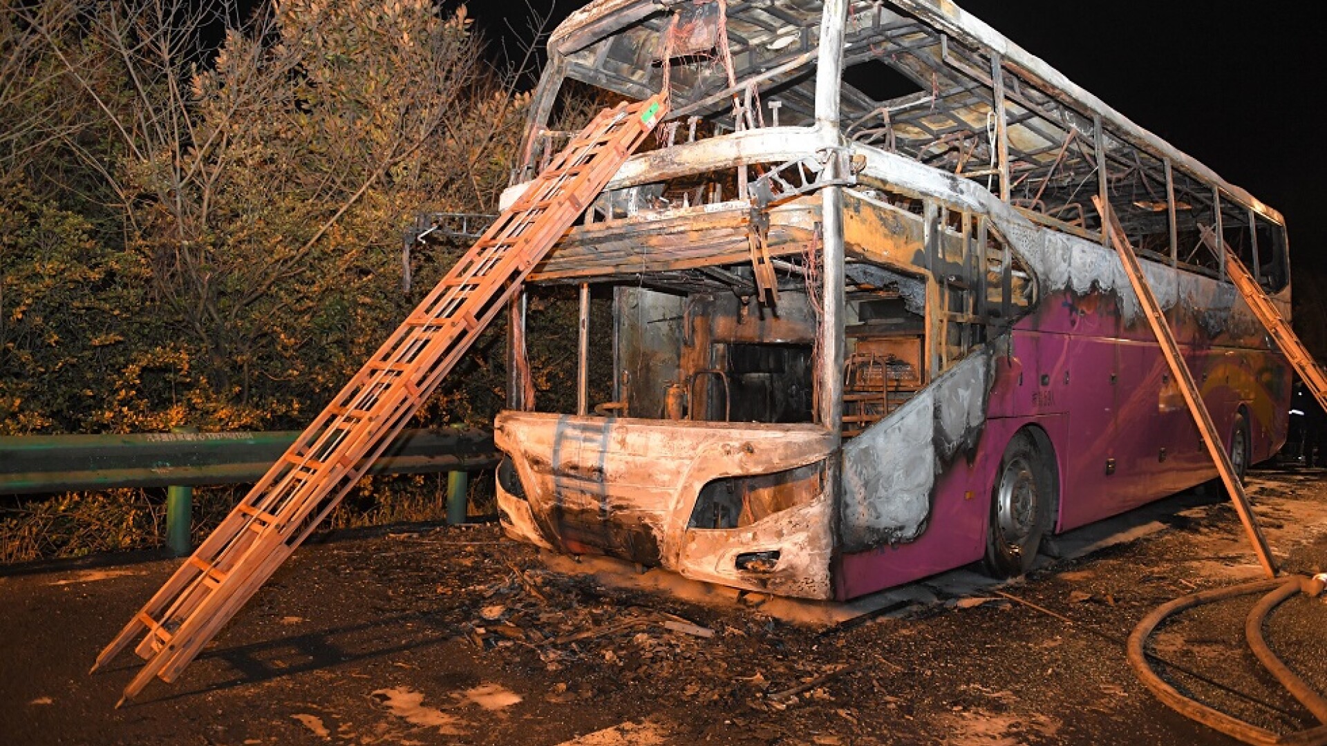 autobuz incendiat China
