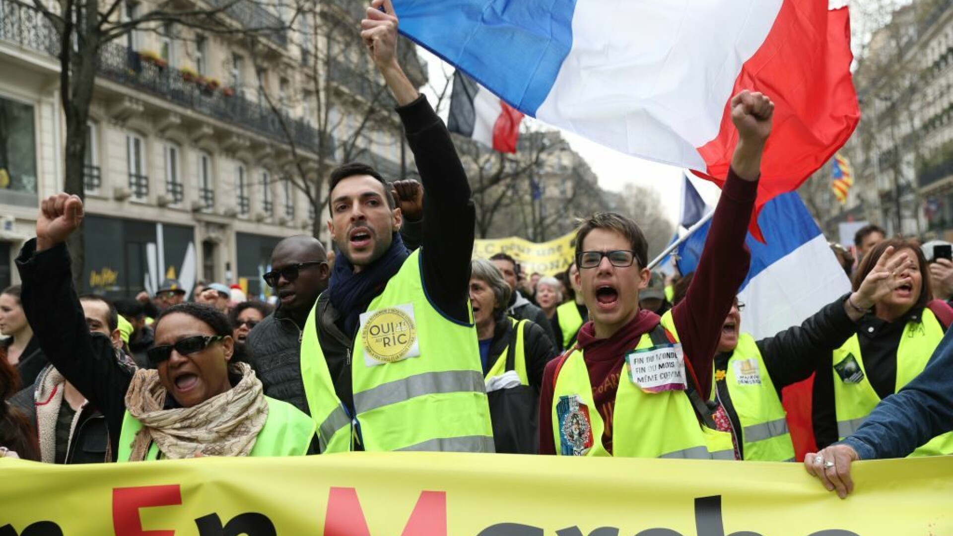 O nouă manifestaţie a „vestelor galbene” în Franţa. O femeie rănită grav și 31 de arestări - 10