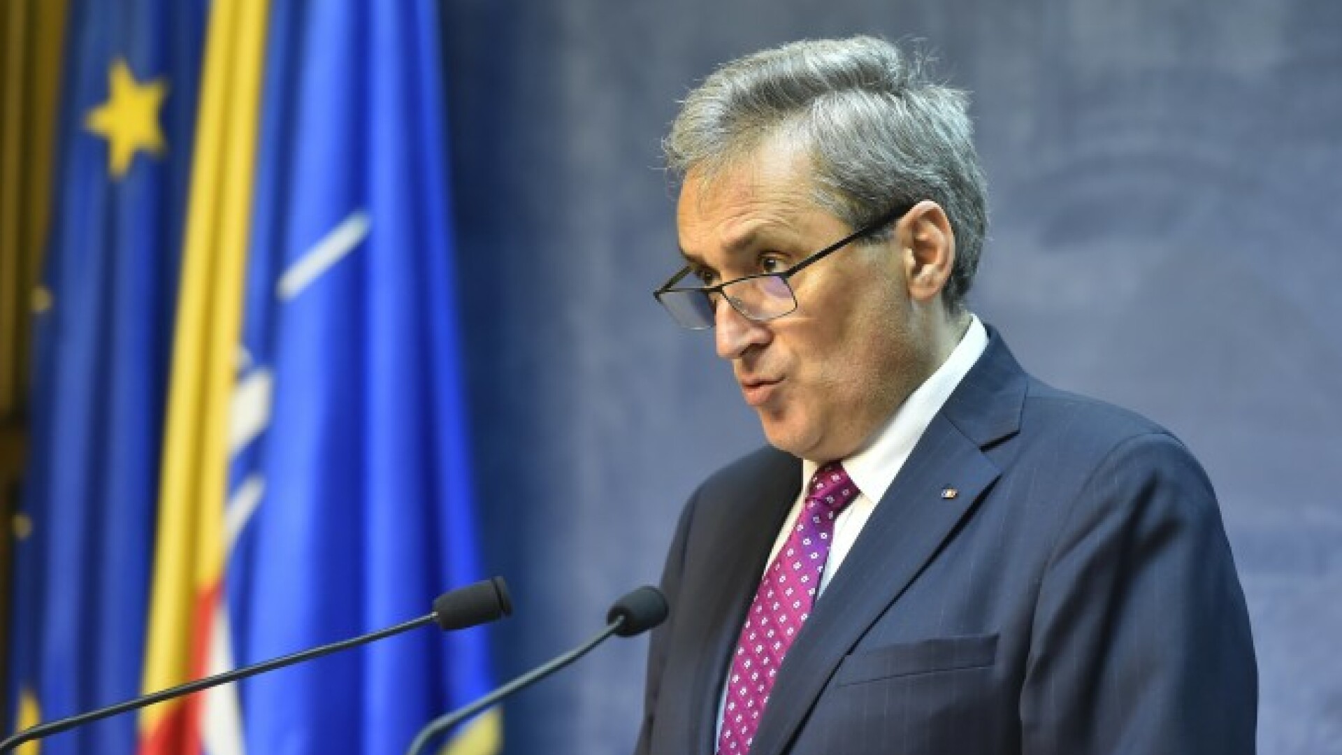 Ministrul Marcel Vela nu este de acord cu închiderea granițelor pentru românii care se întorc din Italia