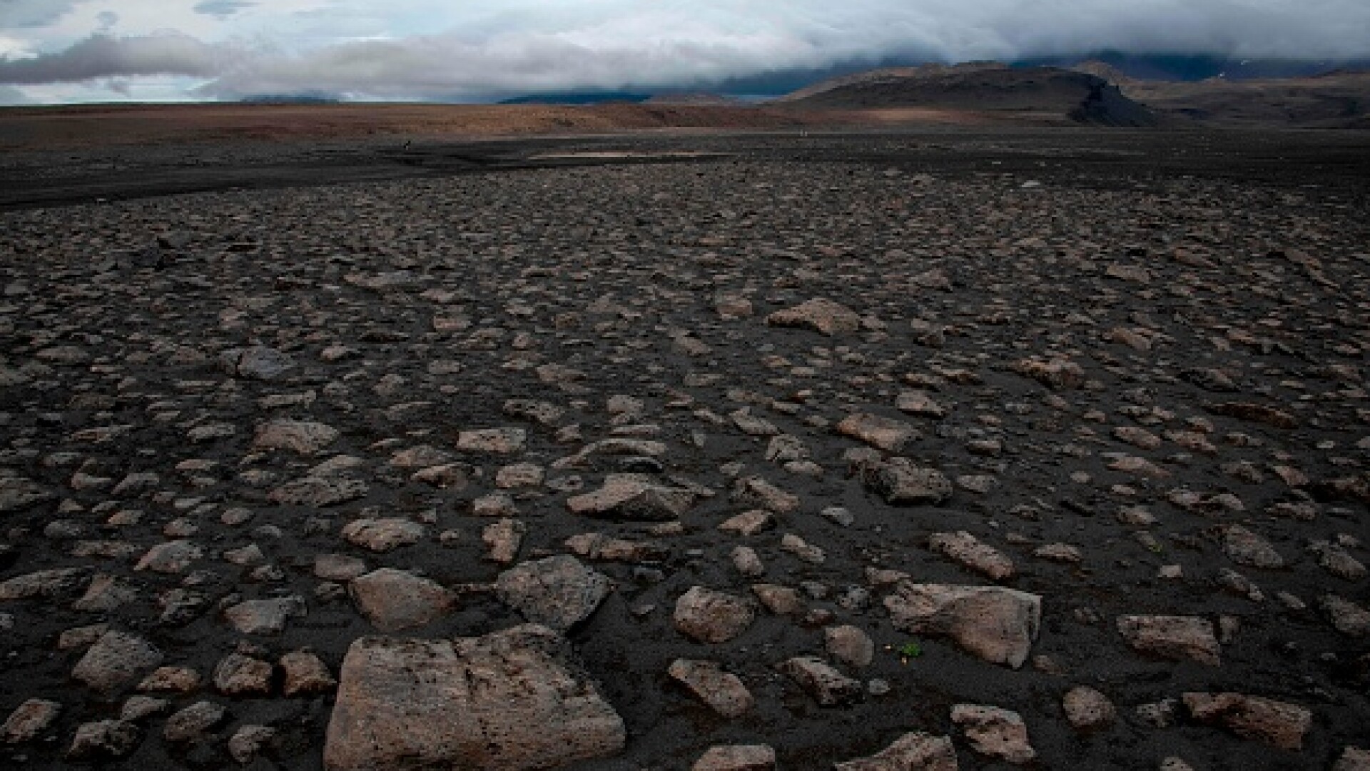 O regiune vulcanică latentă în ultimii 800 de ani dă semne de trezire în Islanda