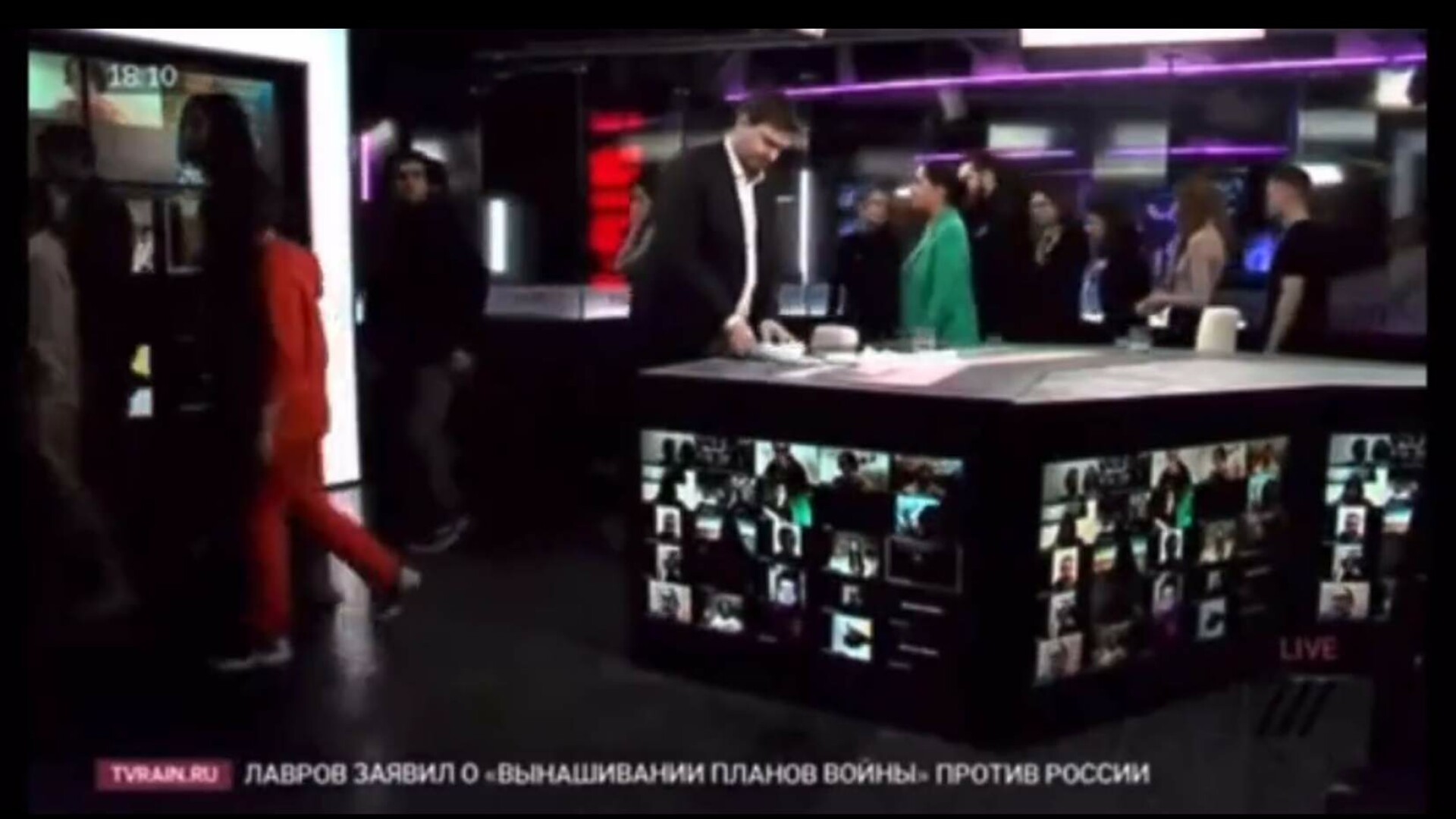 Toți angajații unei televiziuni din Rusia au demisionat în bloc, live. Platoul știrilor a rămas pustiu | VIDEO
