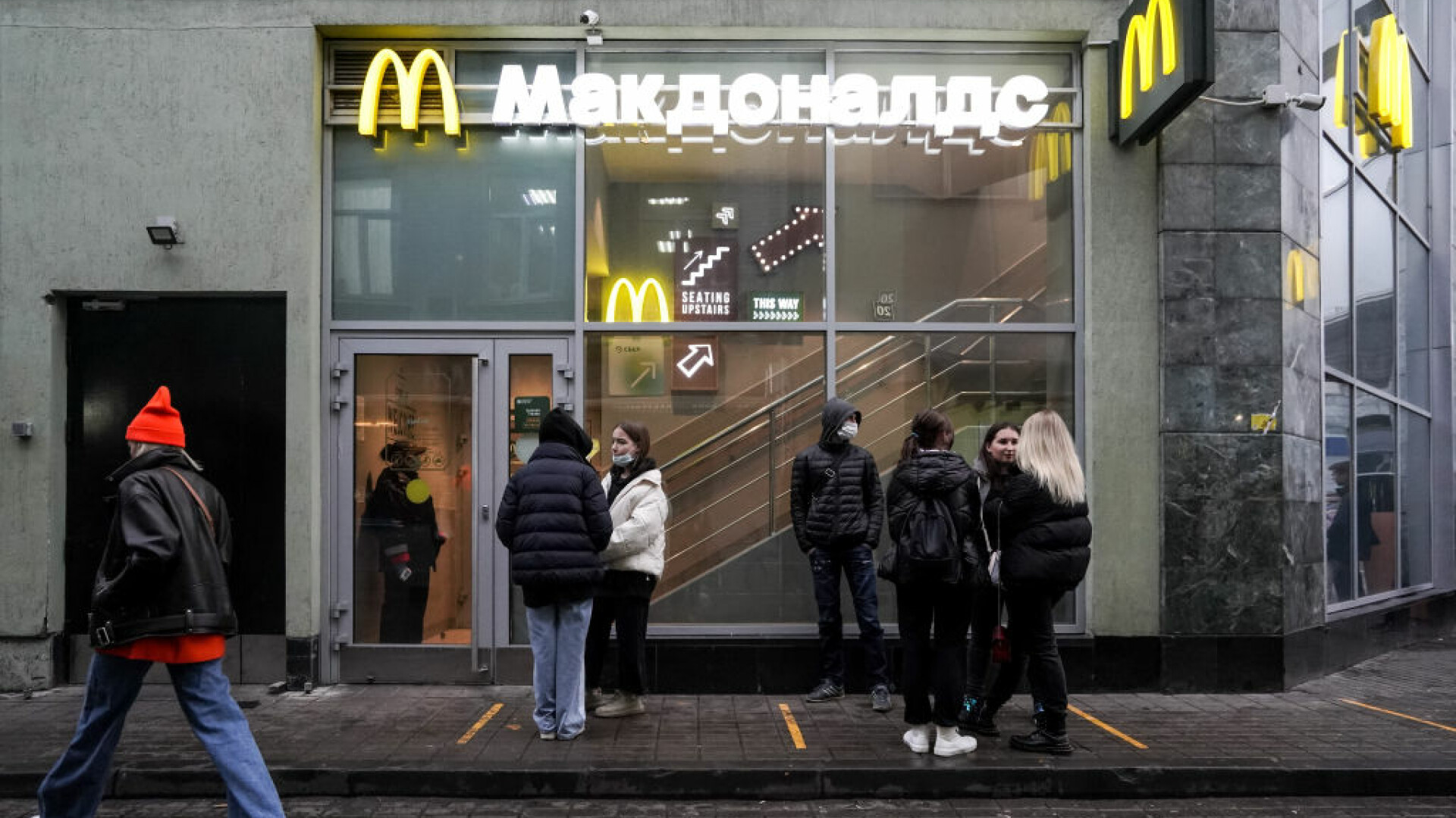 McDonald’s închide temporar 850 de restaurante din Rusia