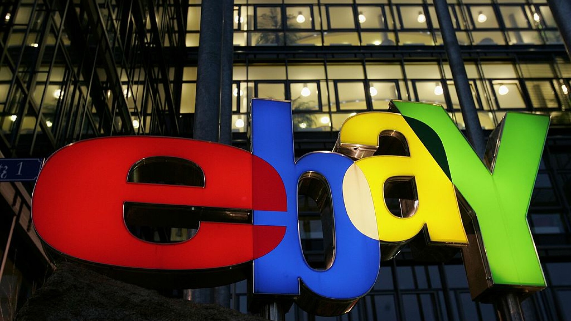 eBay a blocat toate tranzacțiile rusești și acordă beneficii clienților ucraineni