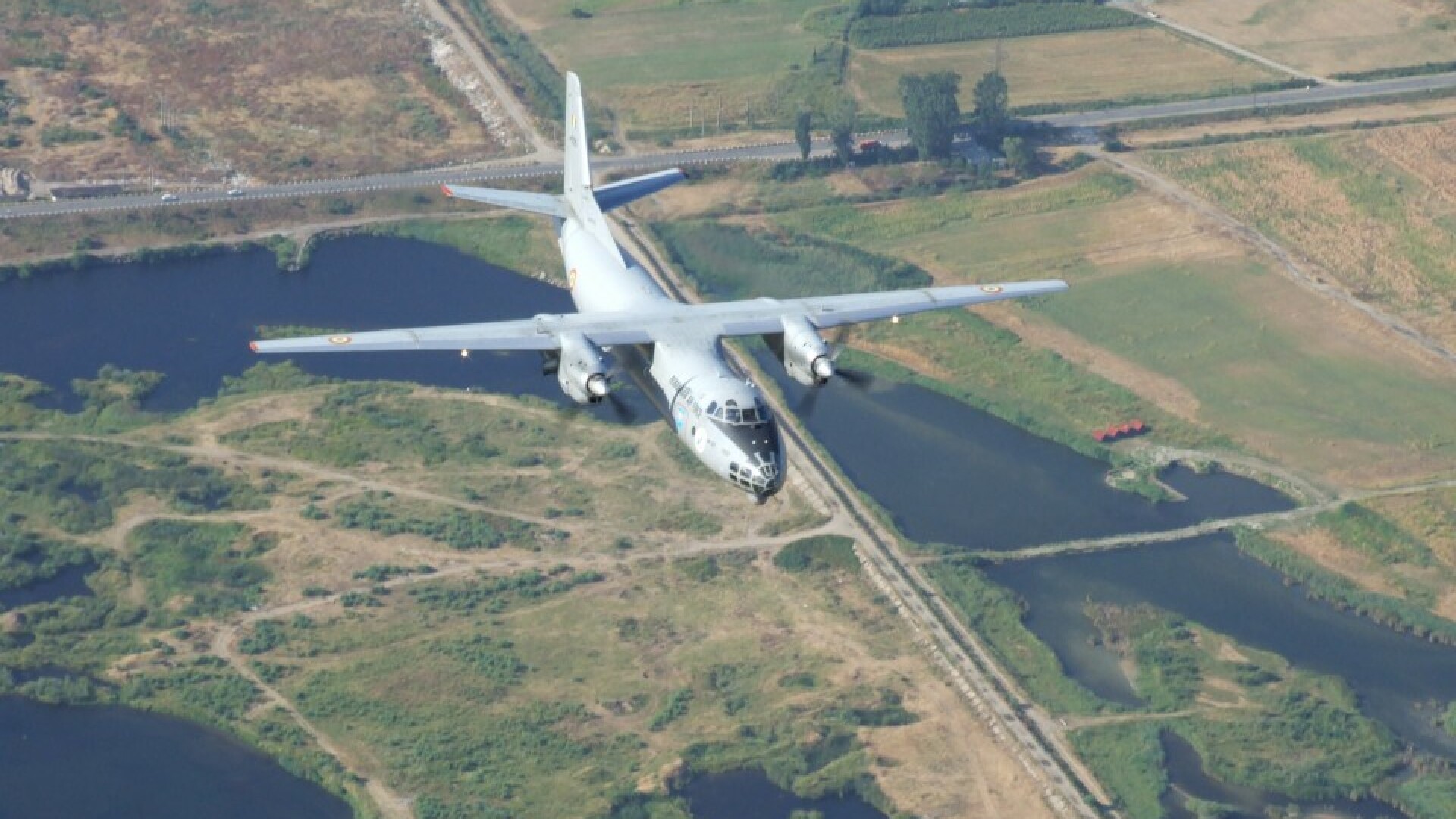 Un avion militar sovietic survolează România. Ce s-a văzut pe radar