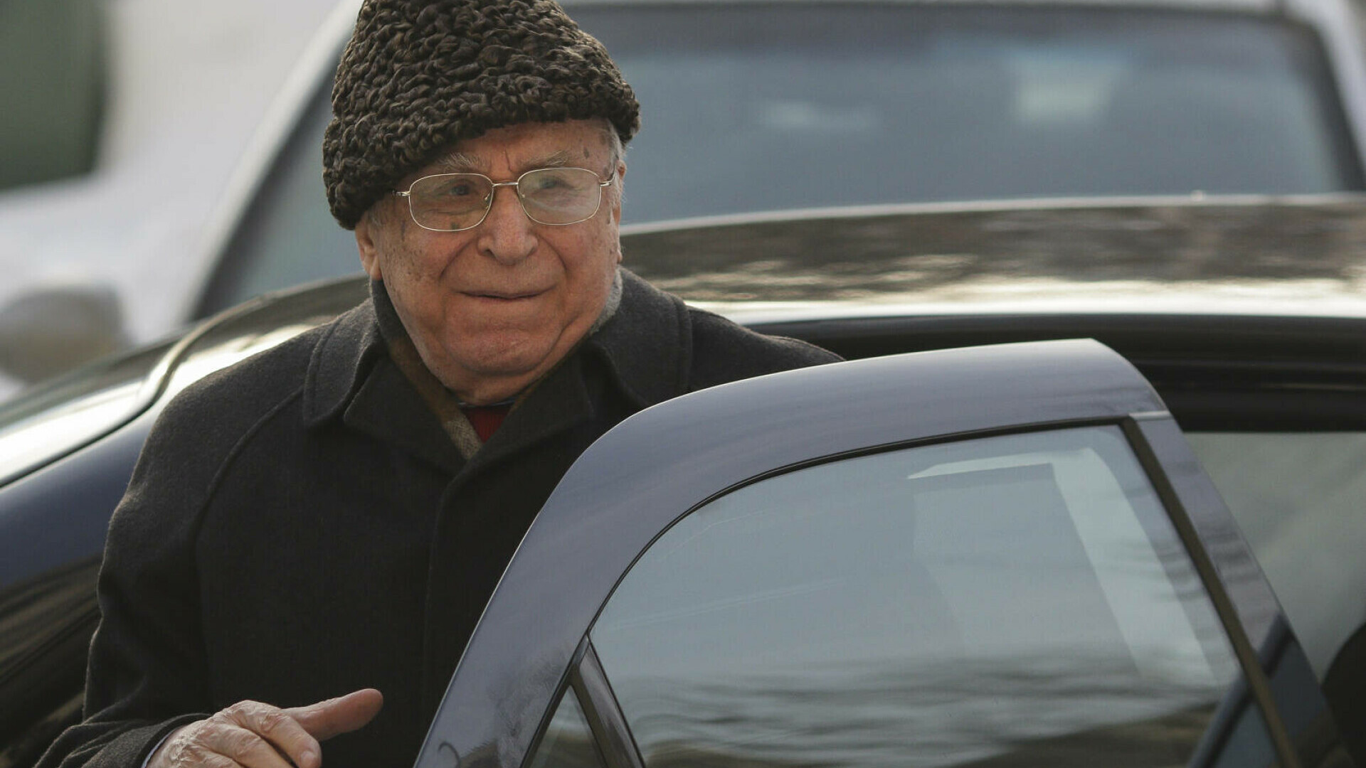 Surse: Ion Iliescu a fost internat la terapie intensivă în Spitalul SRI din București