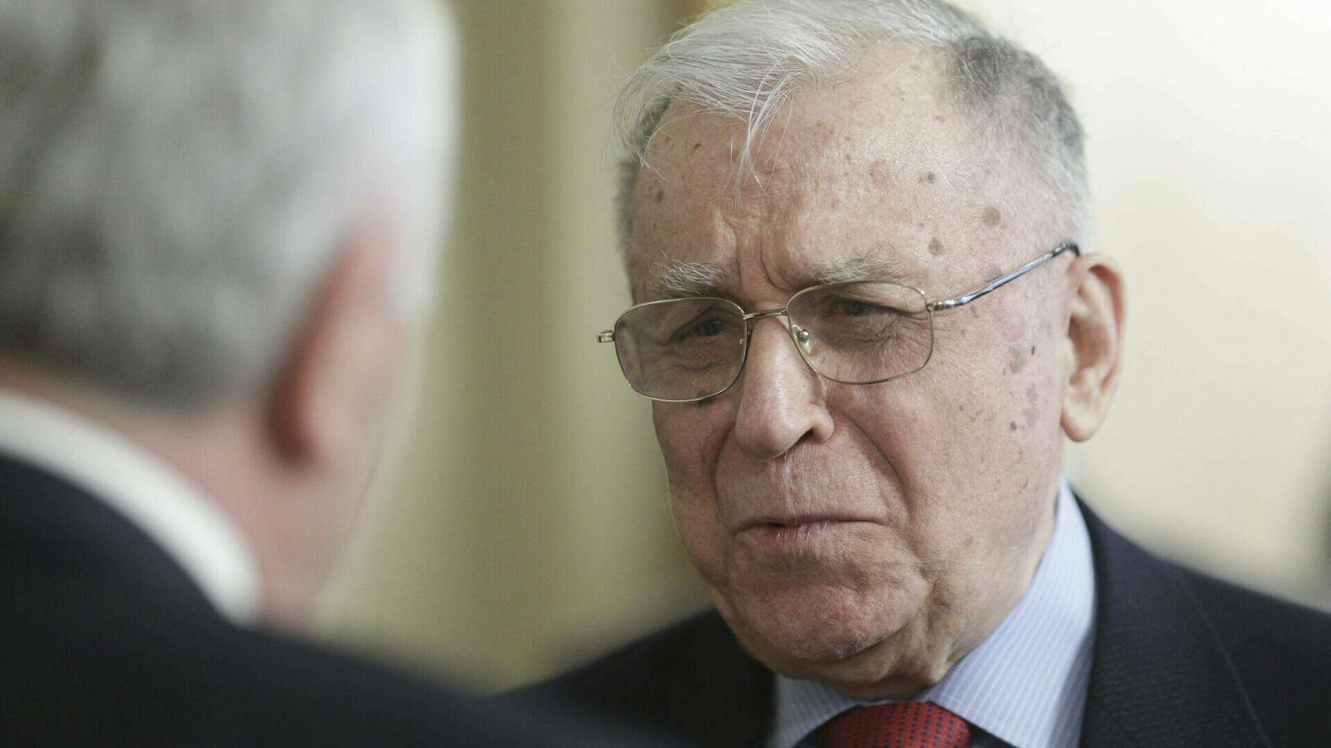 Noi detalii despre starea de sănătate a lui Ion Iliescu. Fostul președinte, internat la ATI