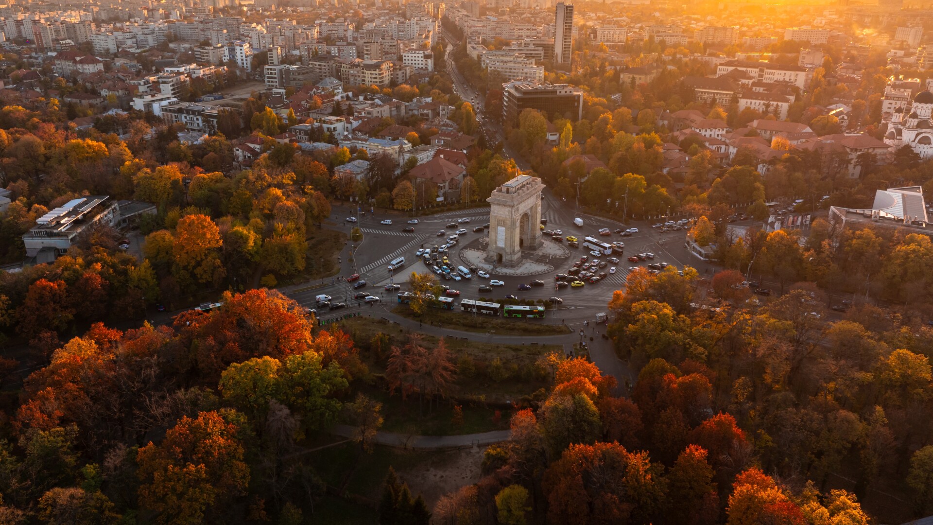 arcul de triumf din bucuresti toamna