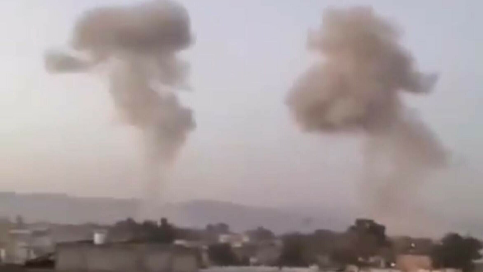 Atentat sinucigaş la o bază militară din Pakistan