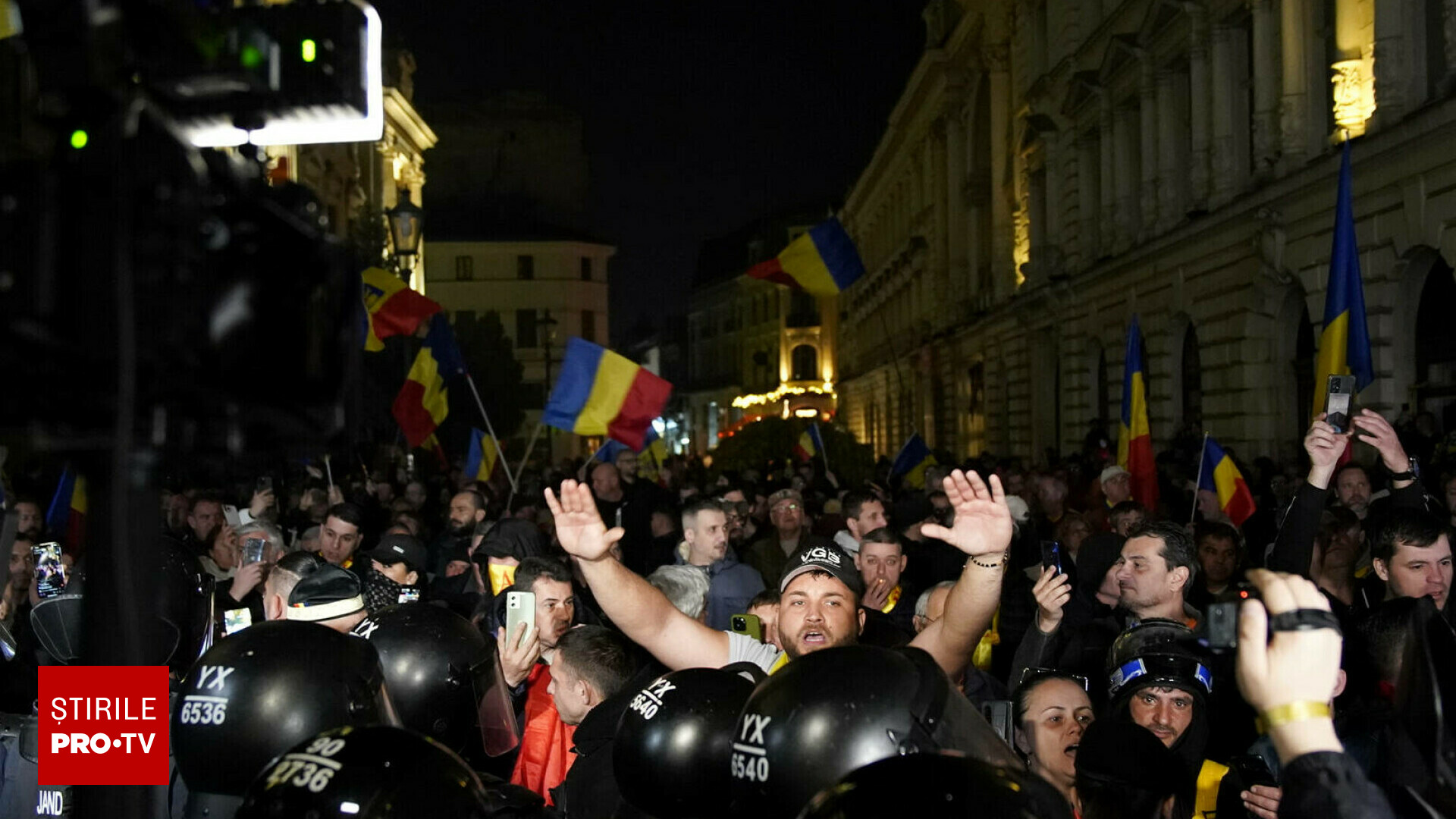 Patru rețineri după protestele violente din București, din martie. Ce acuzații li se aduc