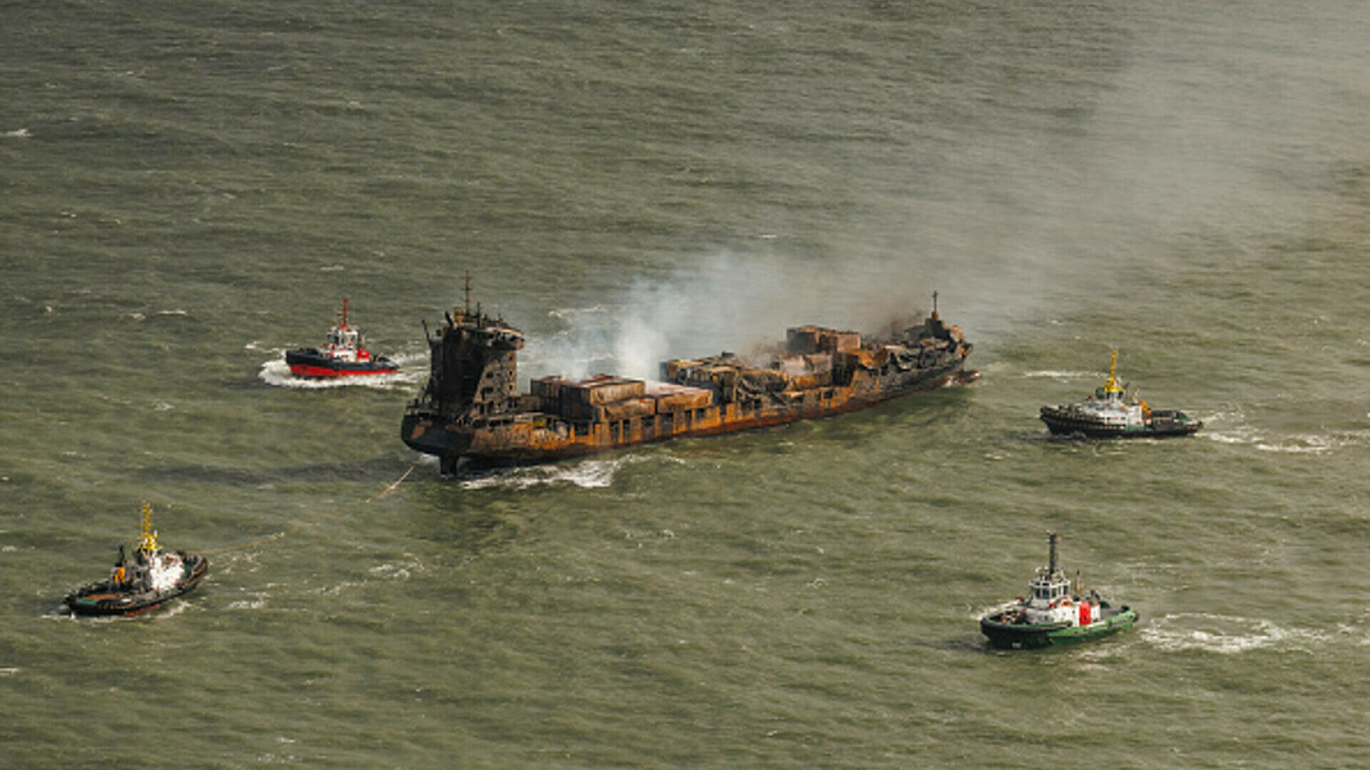 Un petrolier și o navă container s-au ciocnit în Marea Nordului