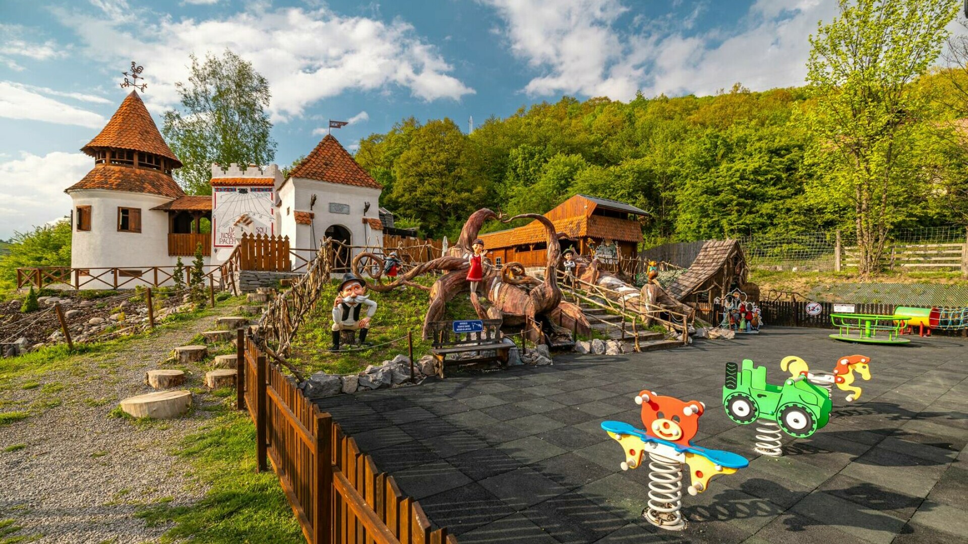 Parcuri de aventura destinatia anului 2025