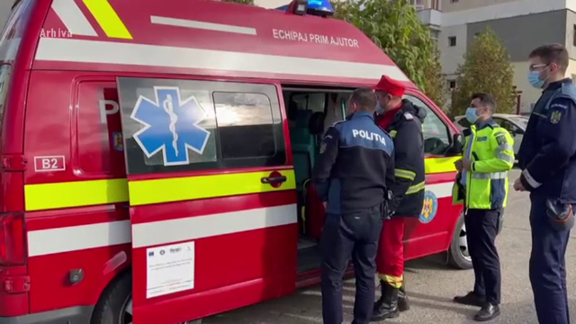 Doi tineri, găsiți inconștienți într-o casă din Argeș. Unul dintre ei a murit, celălalt e în comă. Prima ipoteză