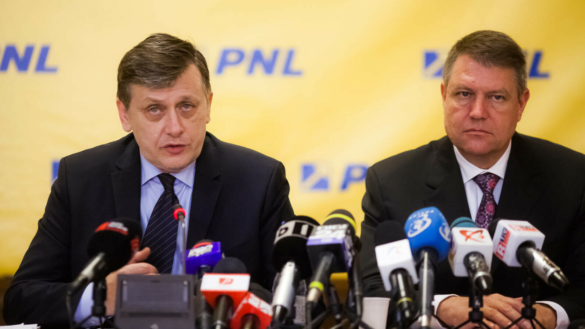 crin antonescu klaus iohannis