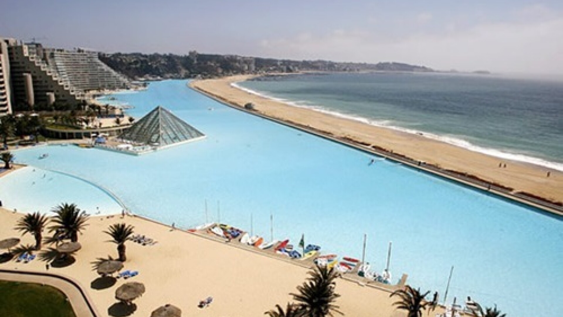 piscina Laguna de Cristal, cea mai mare din lume - 3