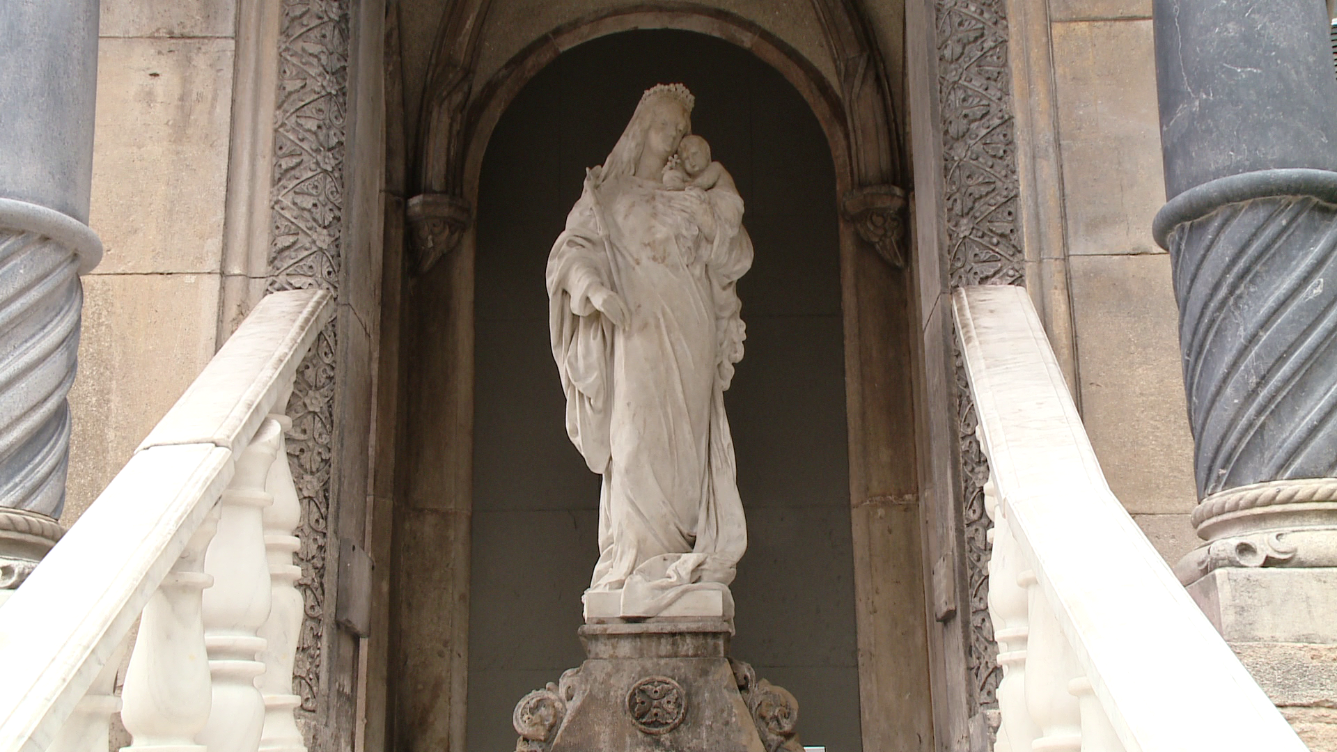 statuie fecioara maria