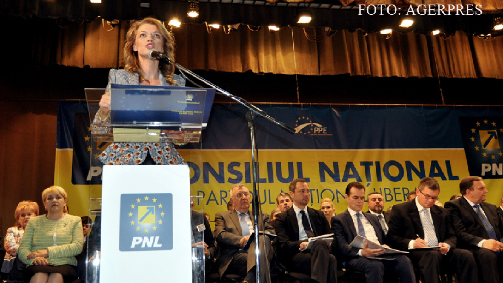 Alina Gorghiu la congresul PNL
