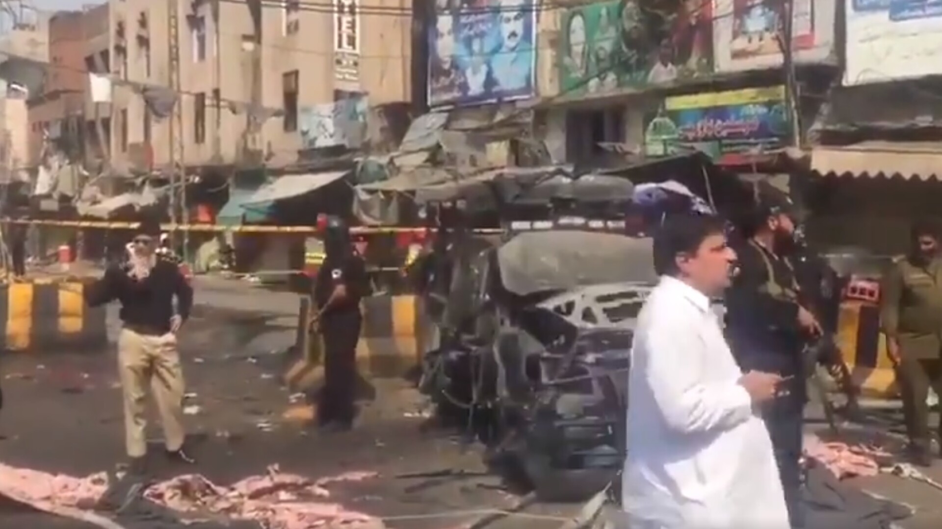 Explozie în apropierea unui templu din Pakistan. Mai multe persoane au murit