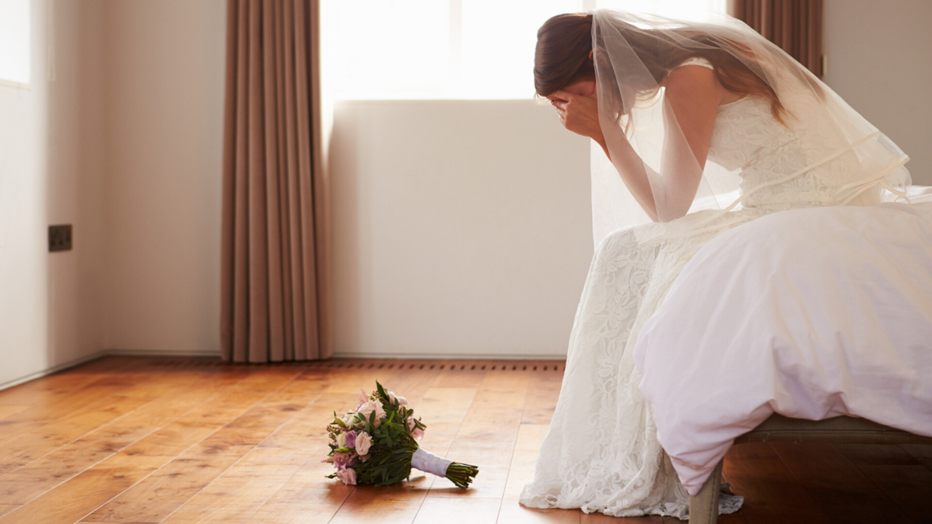 Motivul pentru care o mireasă a fost abandonată de familie chiar în ziua nunții