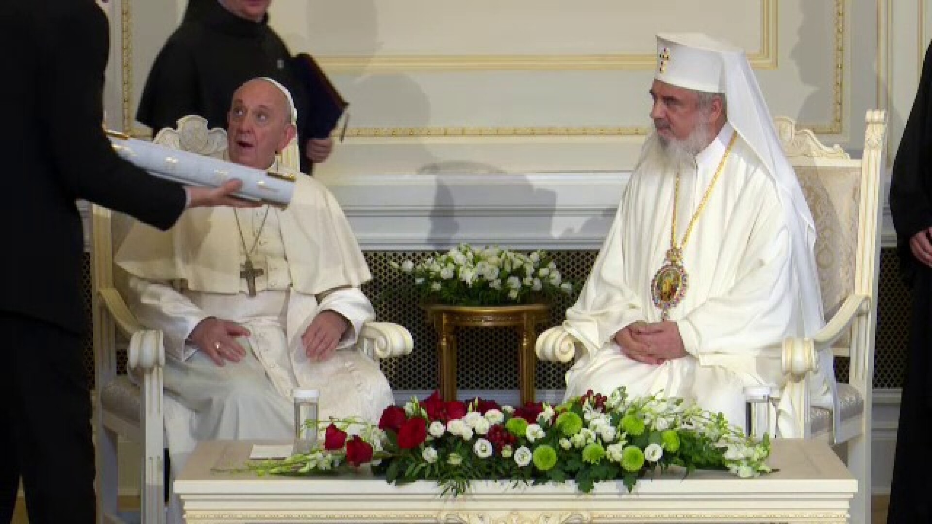 Ce cadouri a primit Papa Francisc de la Patriarhul Daniel - 4