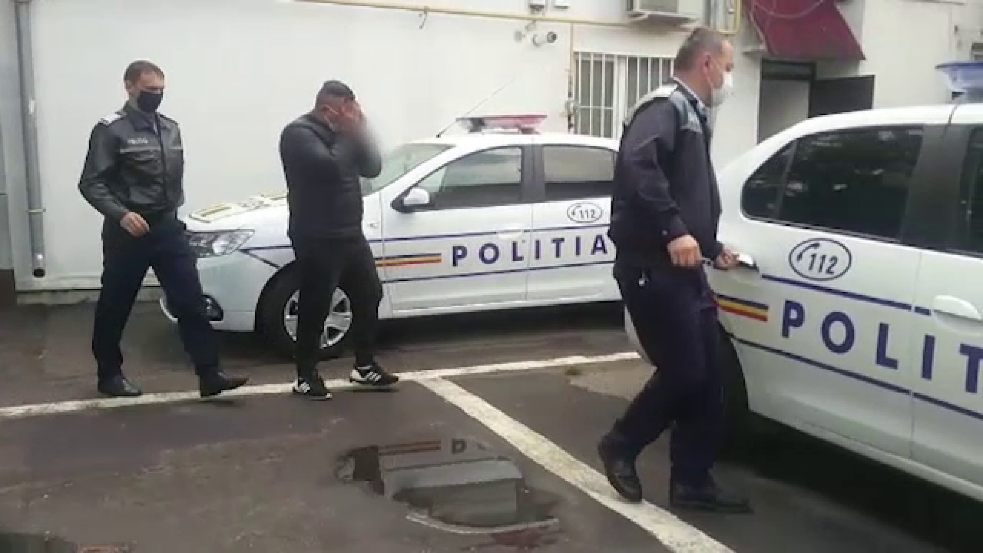 Proxenet săltat de polițiști. Cum și-a convins victima minoră să se prostitueze