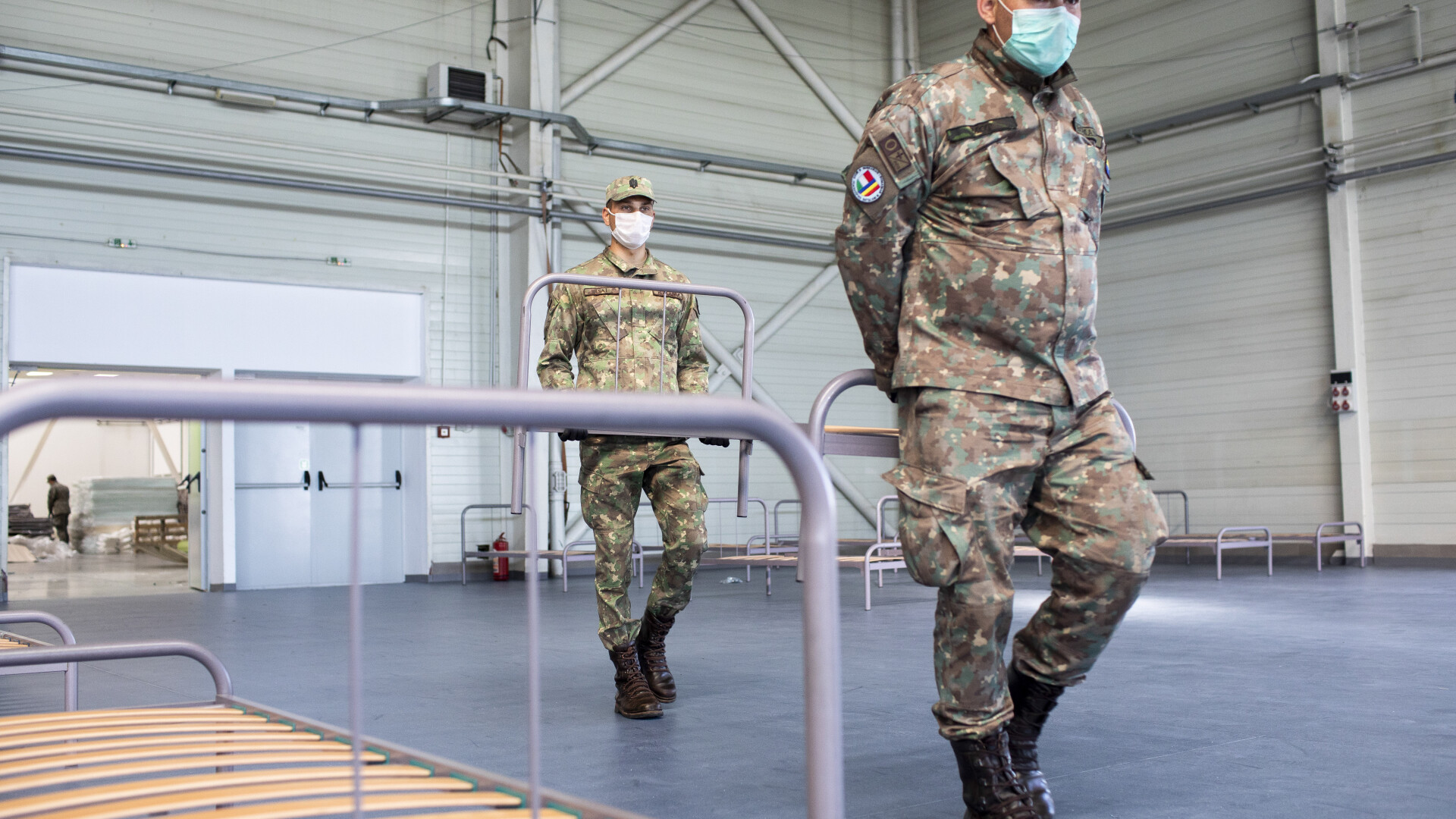 România trimite medici militari în SUA pentru a ajuta în lupta contra coronavirusului