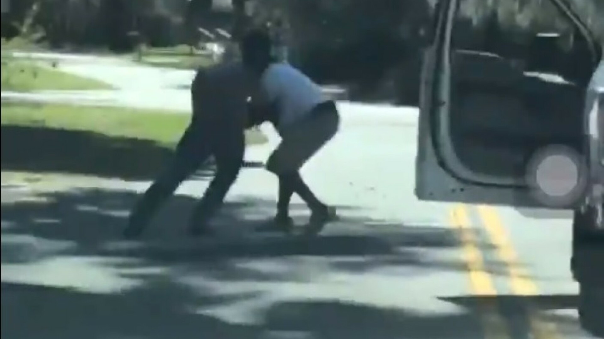 Bărbatul care a filmat uciderea unui tânăr în timp ce făcea jogging este acum acuzat de crimă