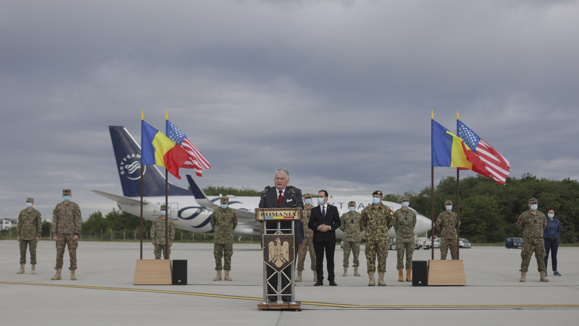 15 cadre medicale din România au plecat în SUA pentru a oferi sprijin contra Covid-19