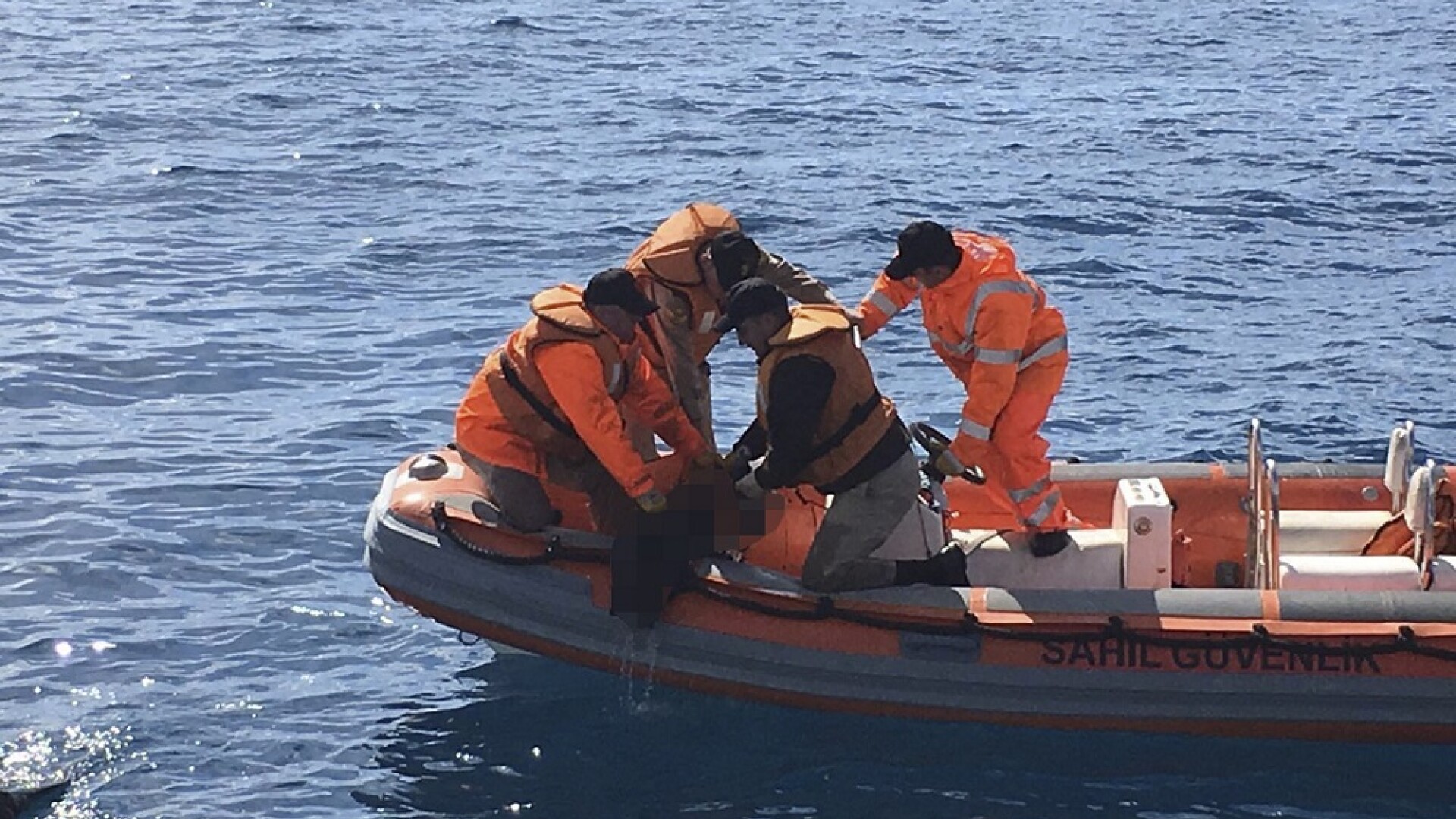 Tragedie în Mediterană. Cel puțin 17 migranți s-au înecat în timp ce încercau să ajungă în Italia