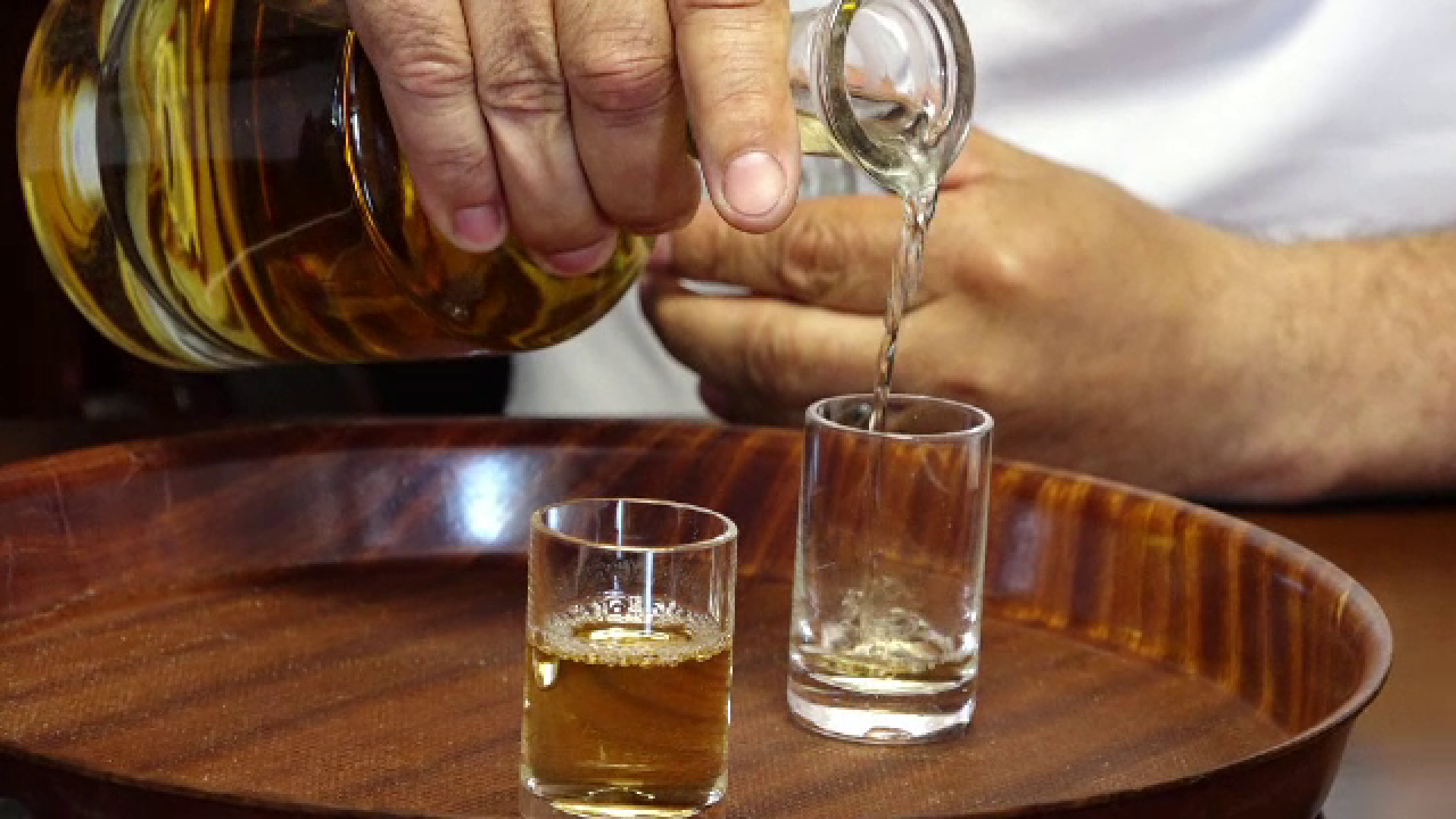 Palinka, în pericol de dispariție. Situația alarmantă cu care se confruntă producătorii maghiari