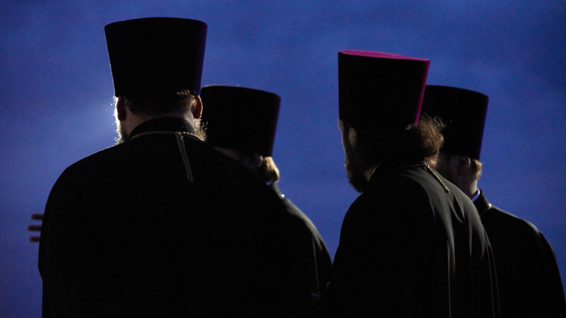 Aventurile a doi preoți beți în Vaslui. Unul a băut până a leșinat, celălalt a cerut să plece înapoi acasă, în Ucraina