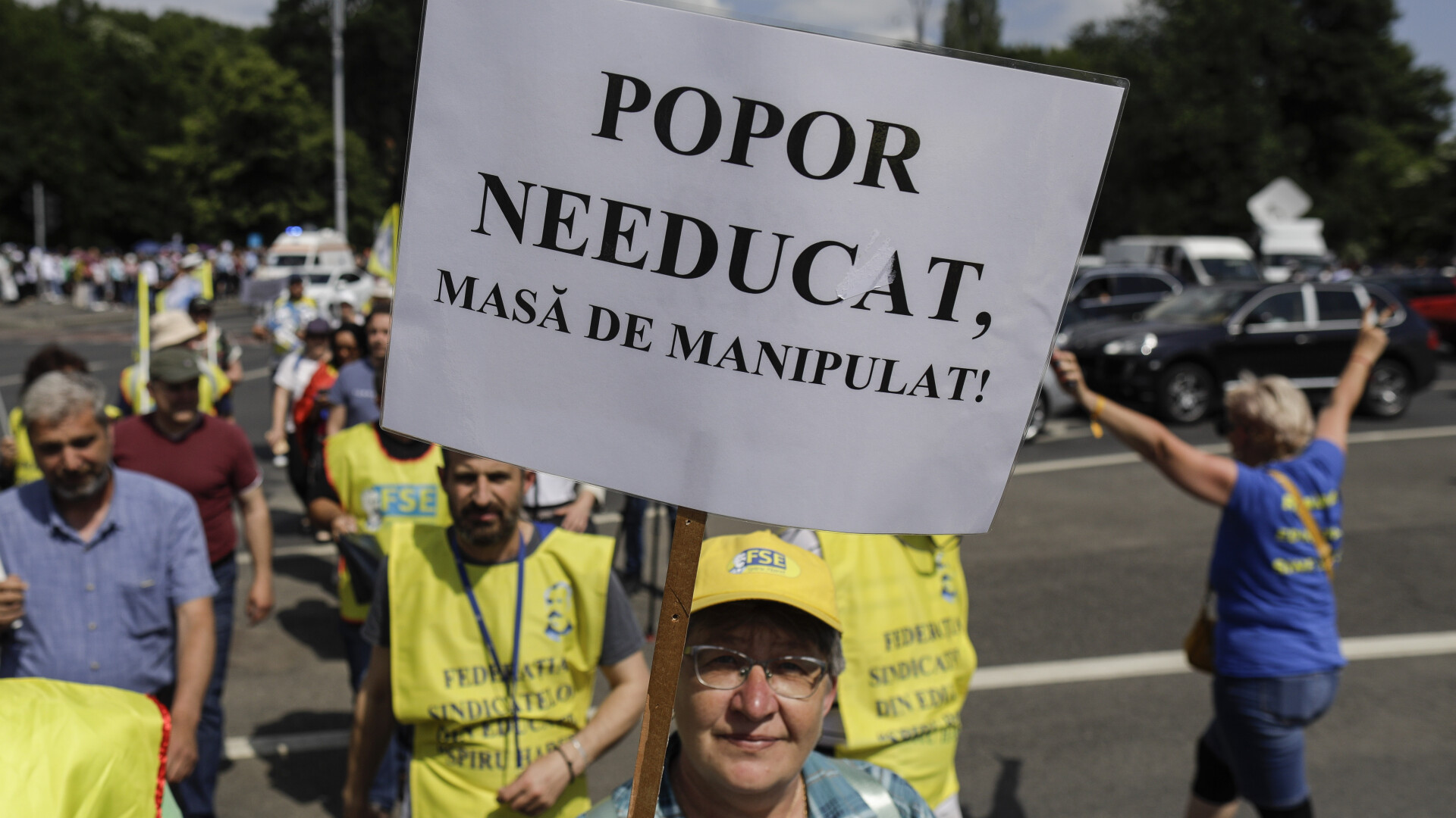 Sindicaliştii din Educaţie vor protesta luni la Parlament împotriva măsurilor fiscale propuse de Guvern