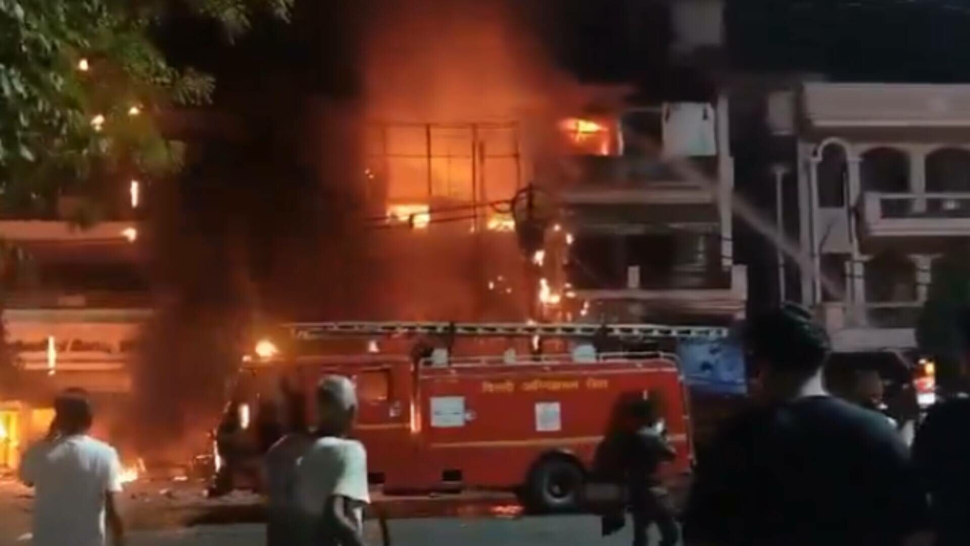incendiu new delhi