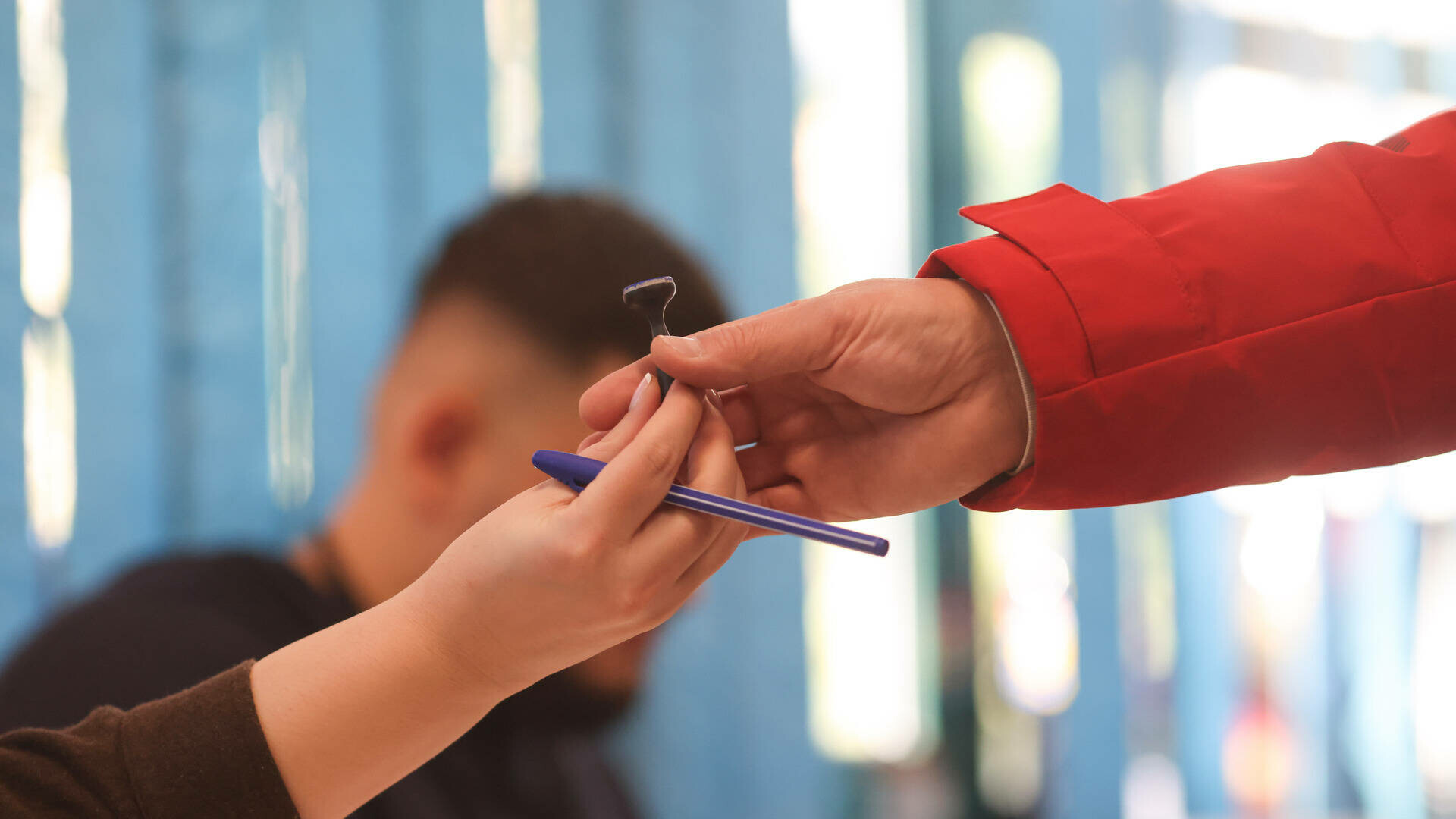 Cum se numără voturile din primul tur al alegerilor prezidențiale. Ce vor face șefii comisiilor după închiderea urnelor