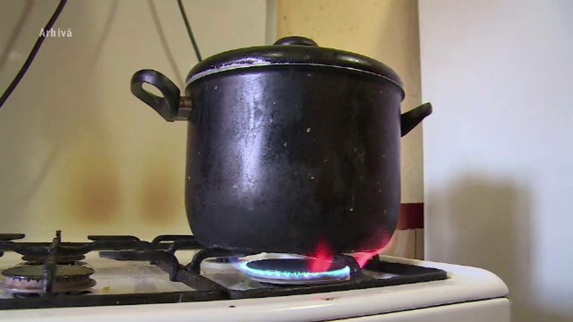 Doi copii cu arsuri grave, transportați cu elicopterul la spitalul din Iași. Amândoi s-au opărit cu apă fierbinte