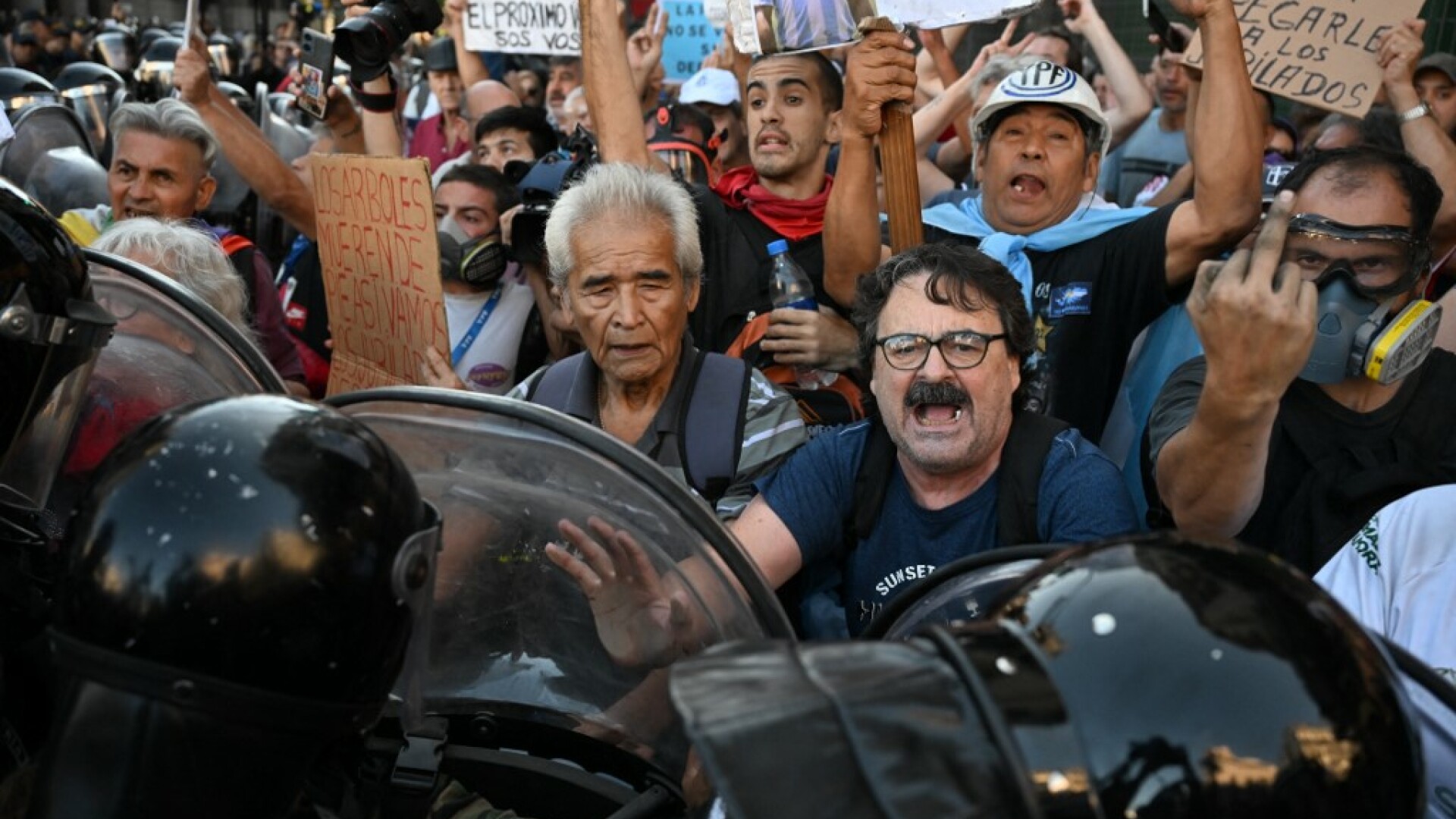 Proteste în aproape toată Europa de 1 Mai. Foarte mulți au manifestat împotriva lui Donald Trump, față de ”trumpizarea lumii”
